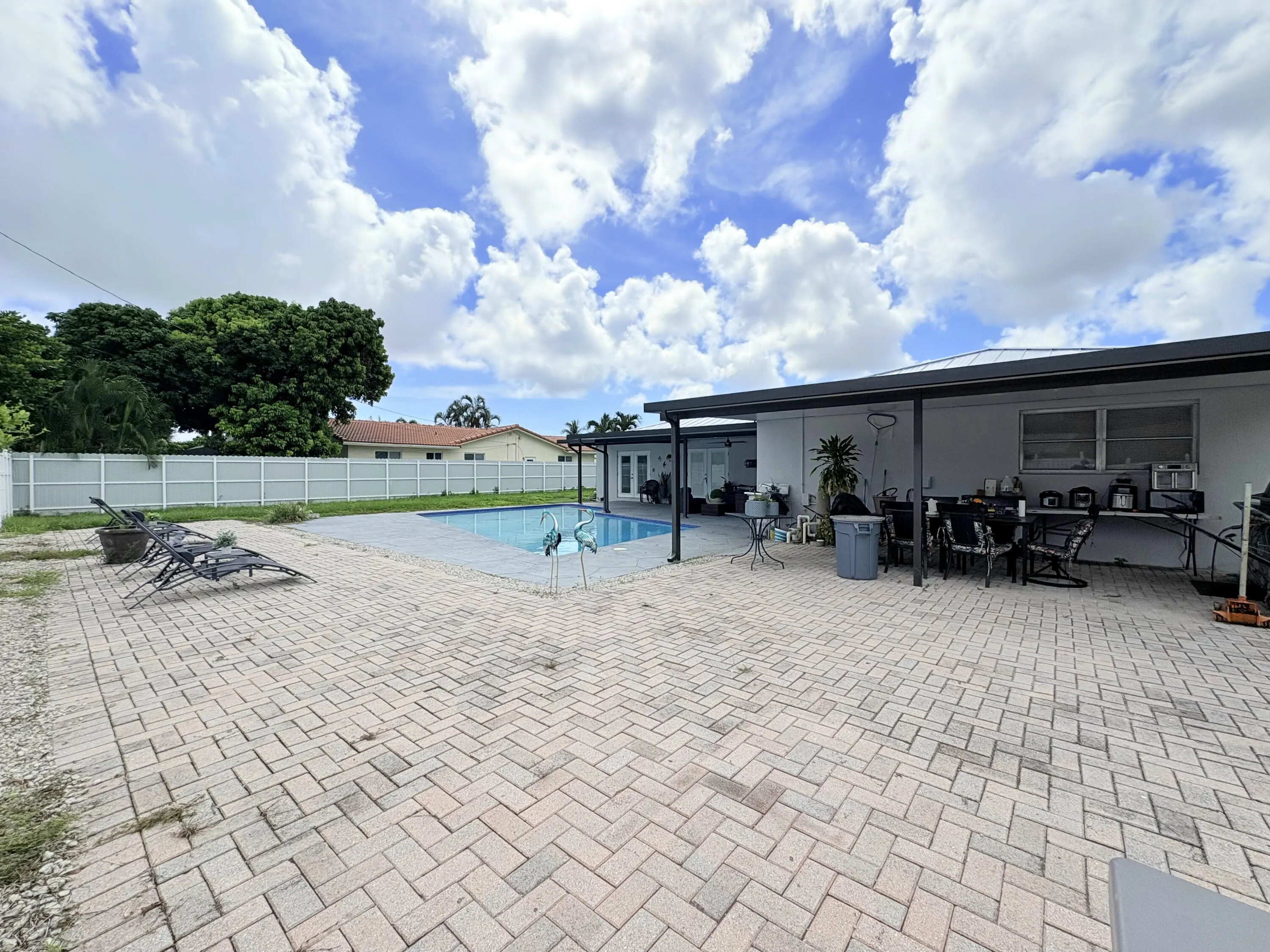 1861 Caribbean Road W