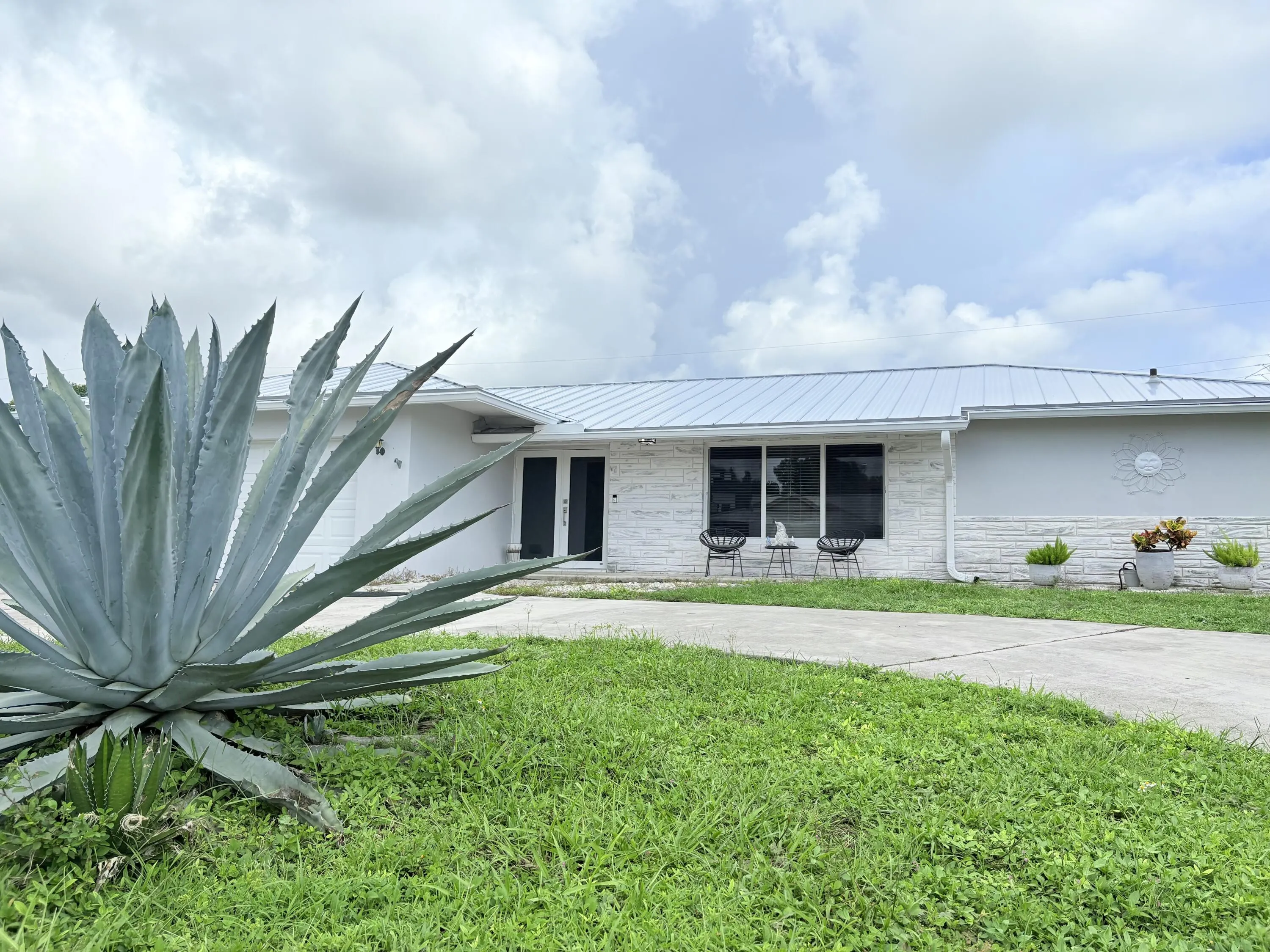 1861 Caribbean Road W