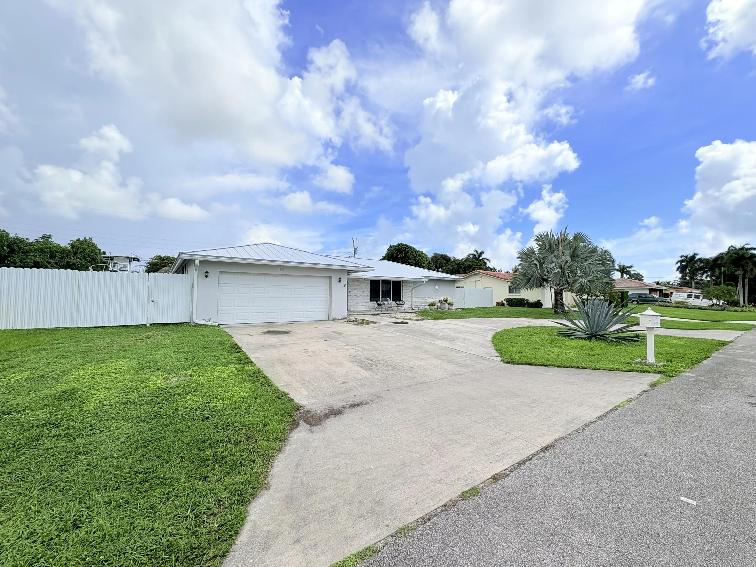 1861 Caribbean Road W