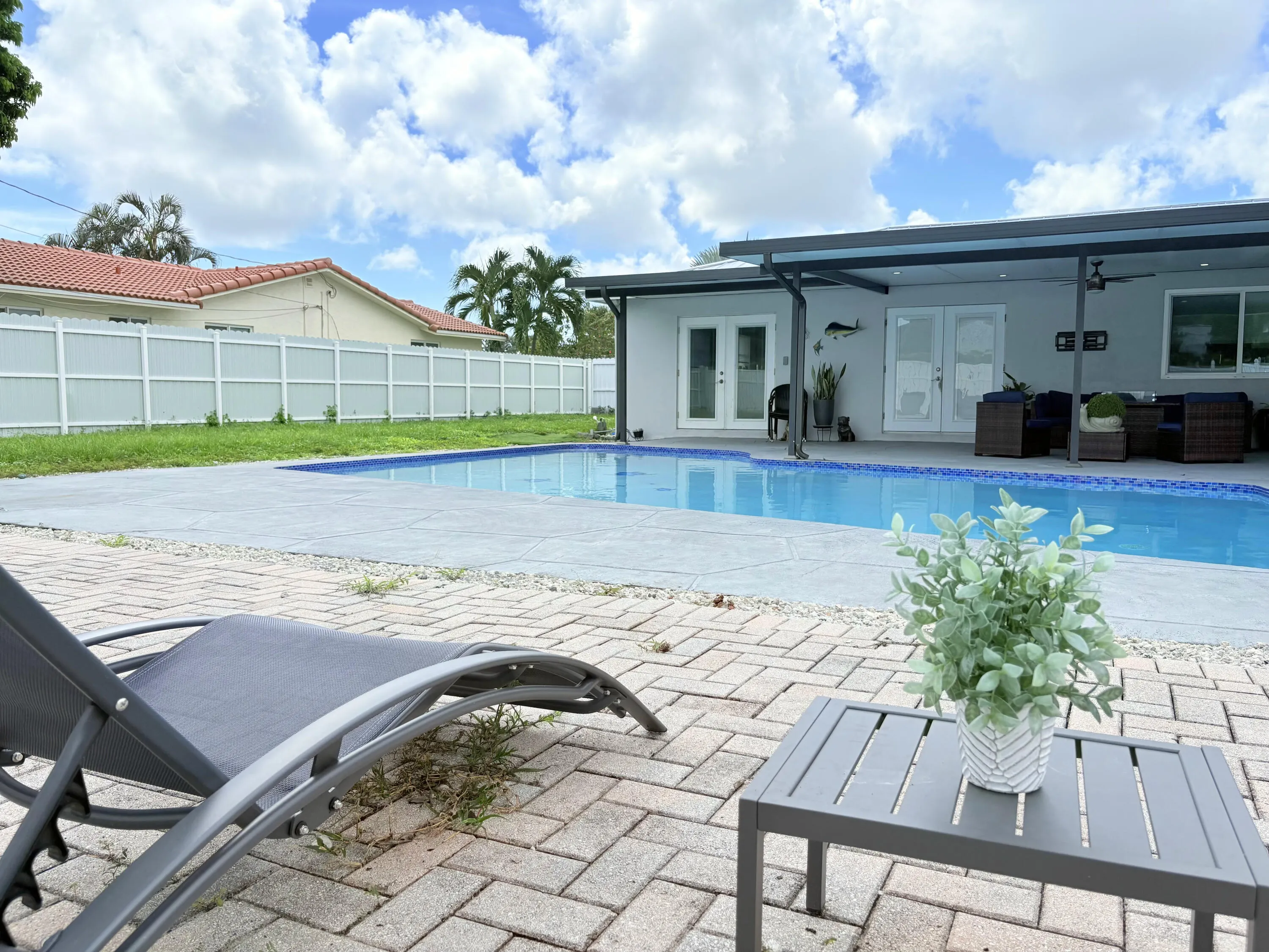 1861 Caribbean Road W
