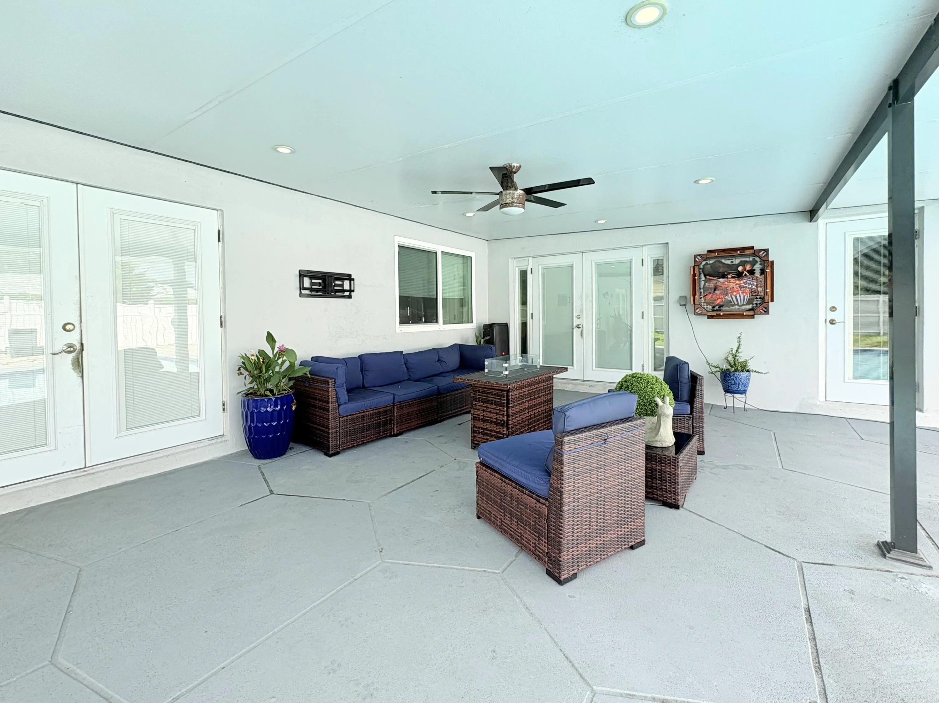 1861 Caribbean Road W