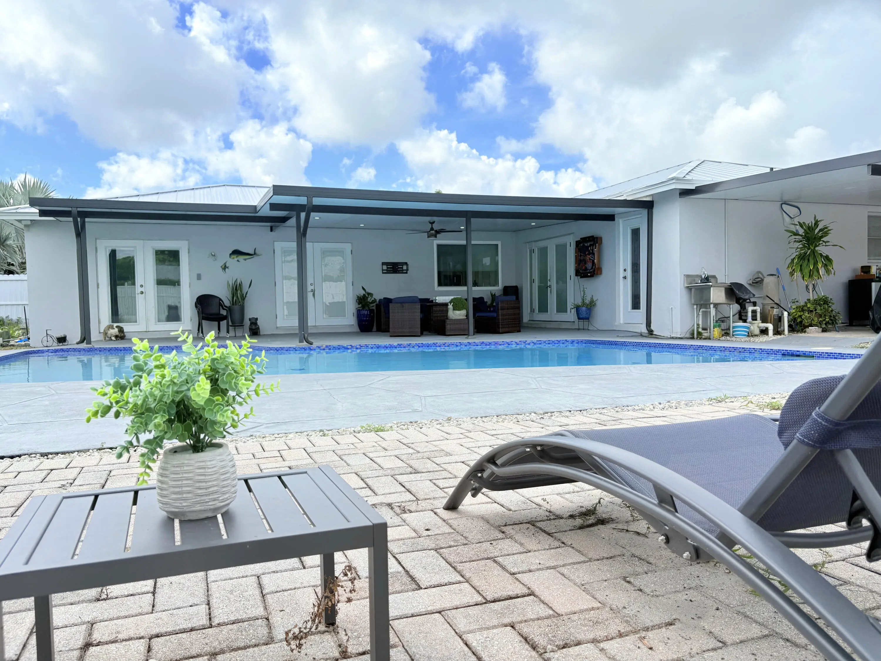 1861 Caribbean Road W