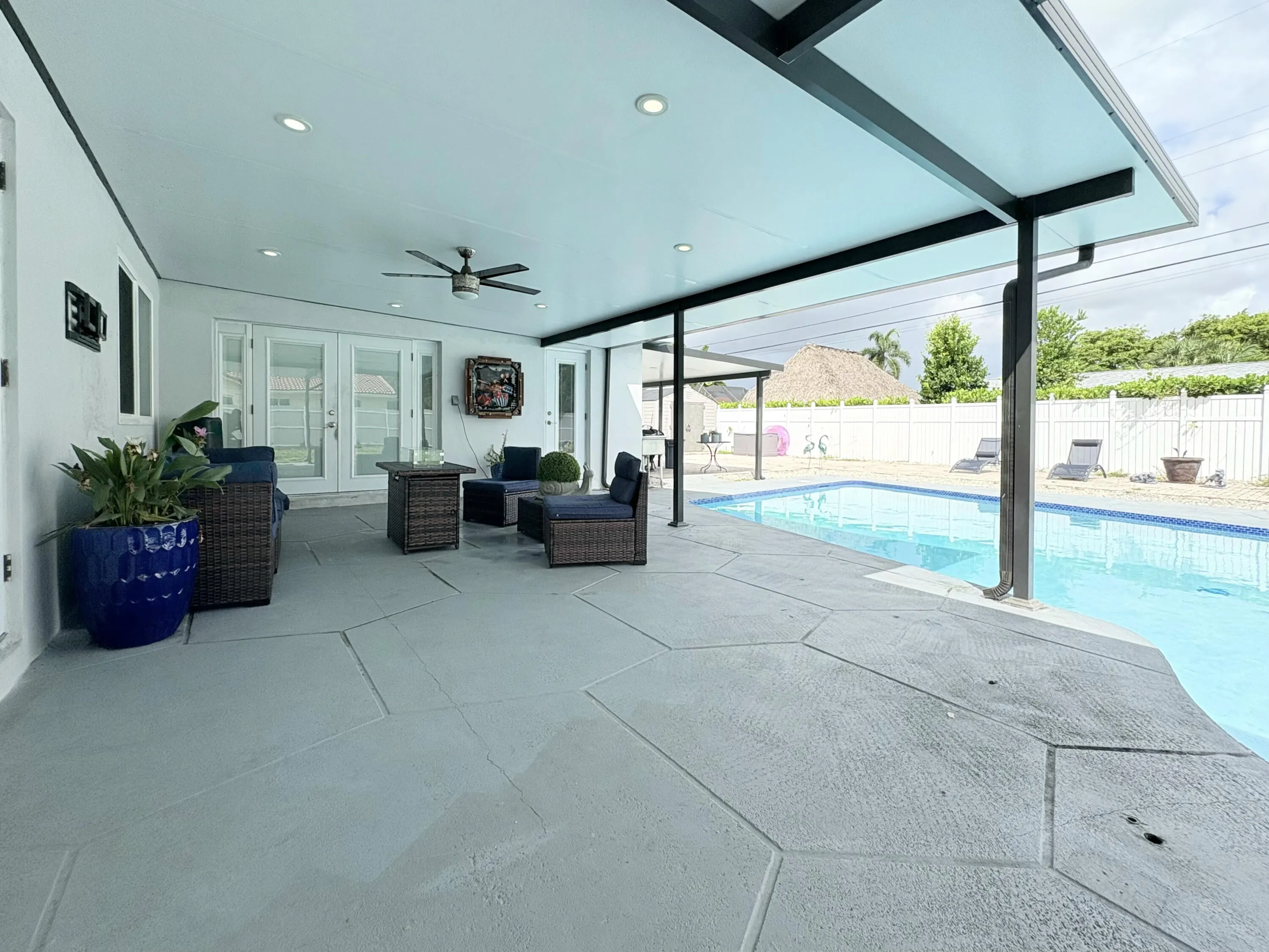 1861 Caribbean Road W