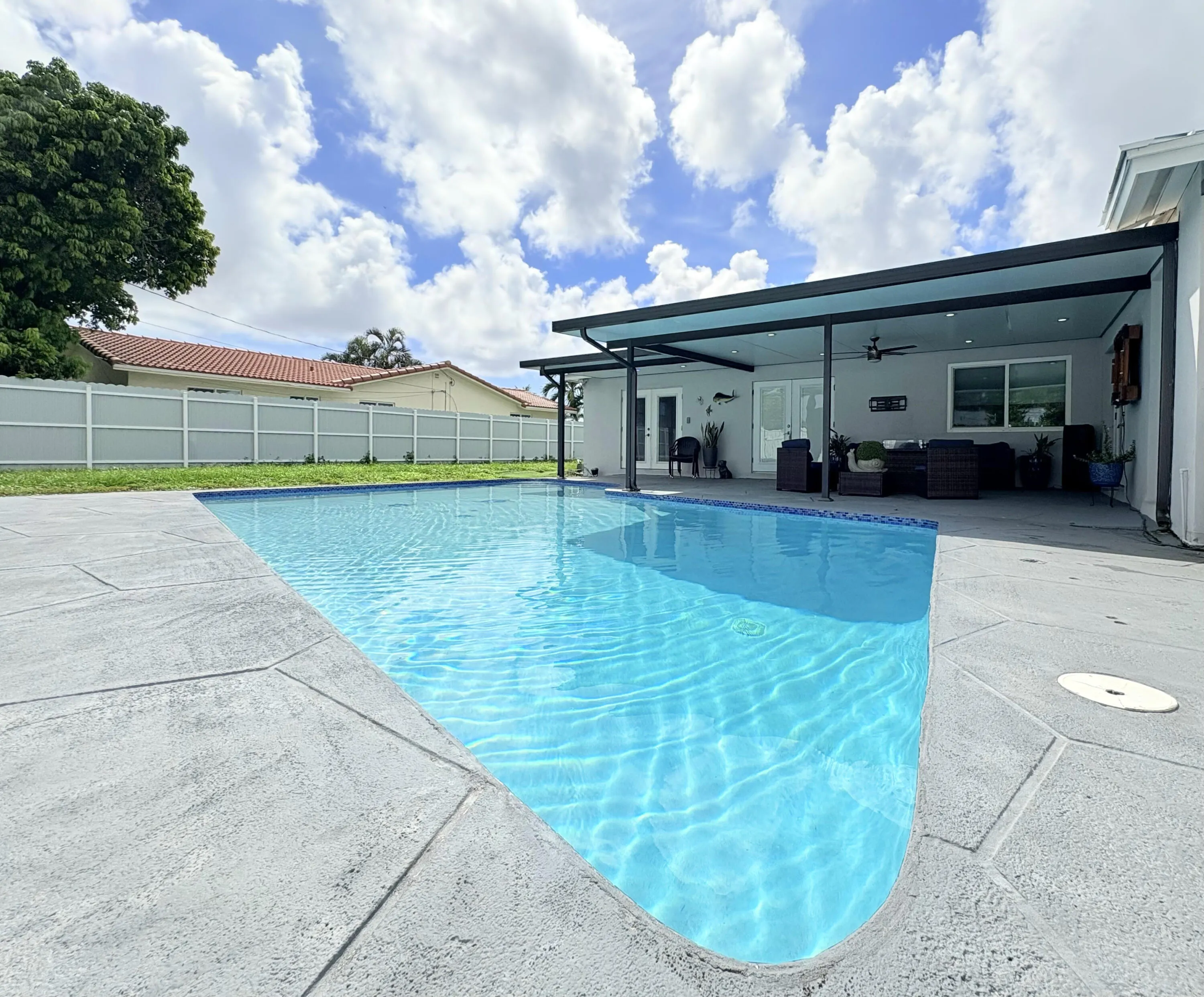 1861 Caribbean Road W