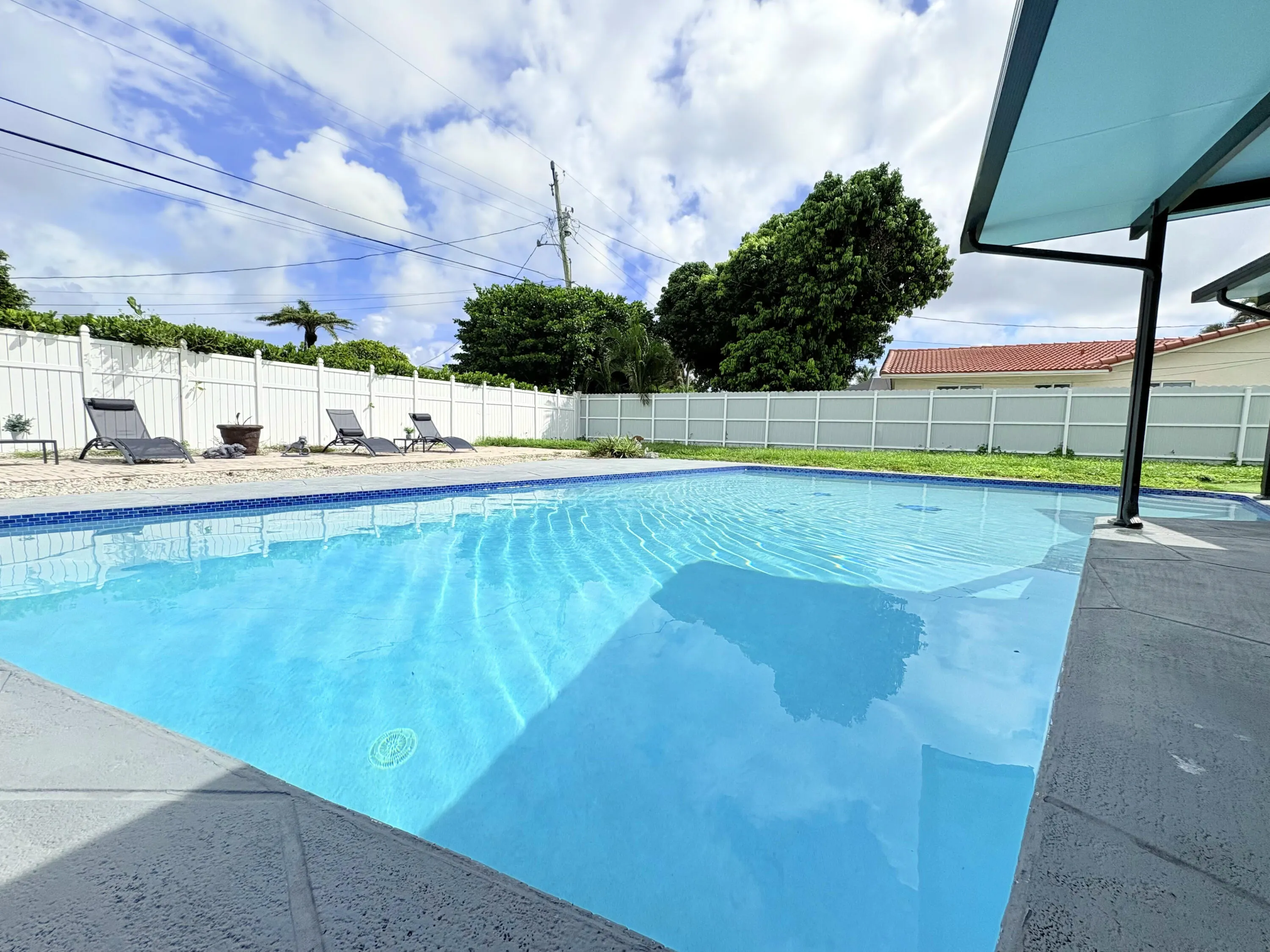 1861 Caribbean Road W