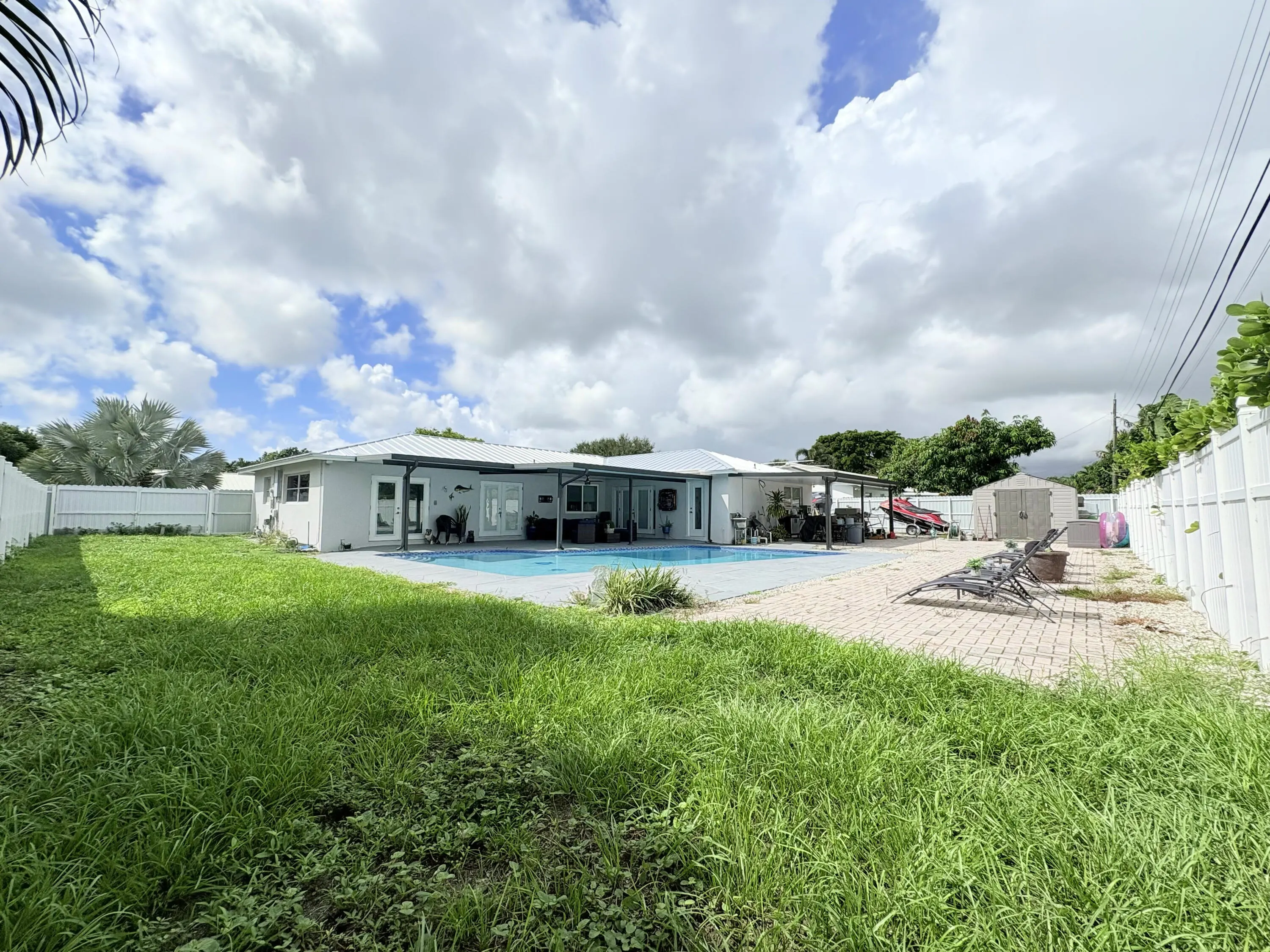 1861 Caribbean Road W