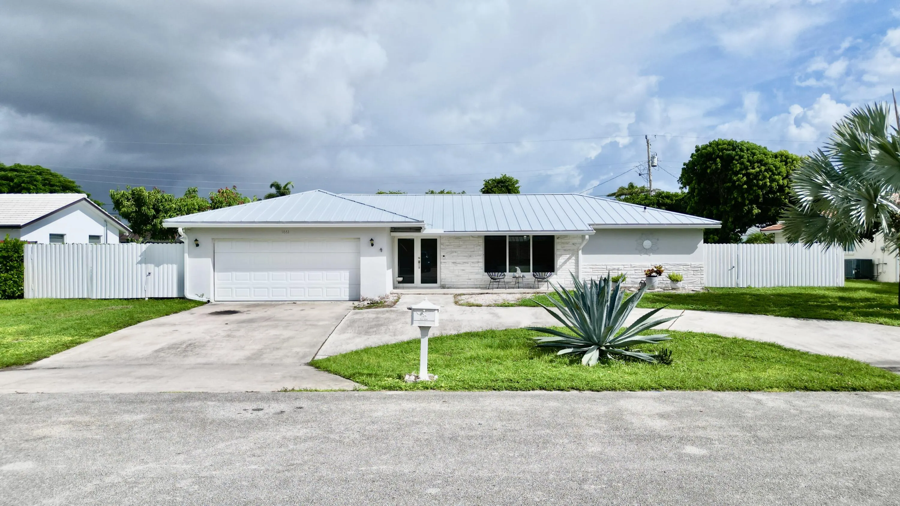 1861 Caribbean Road W
