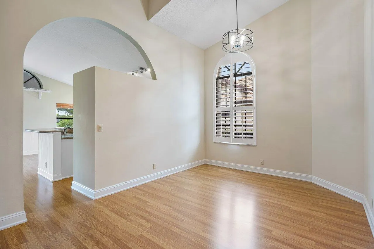 8207 Cassia Drive