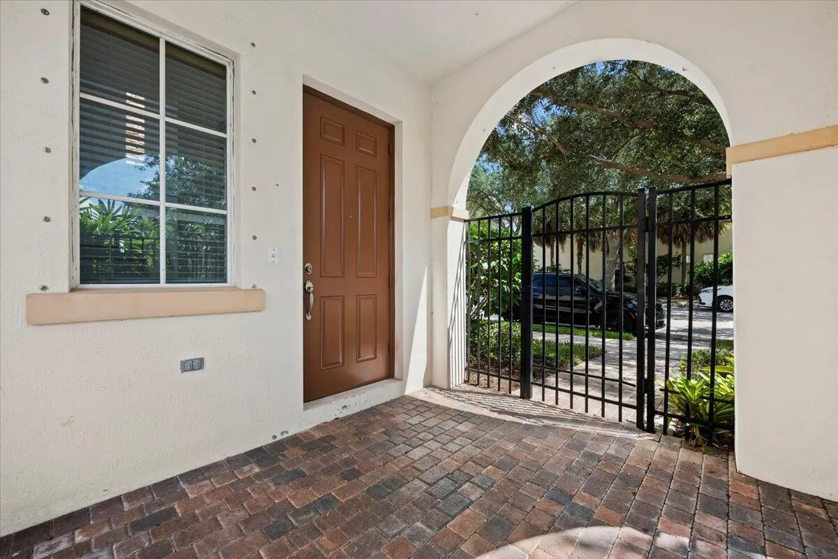 35 Stoney Drive