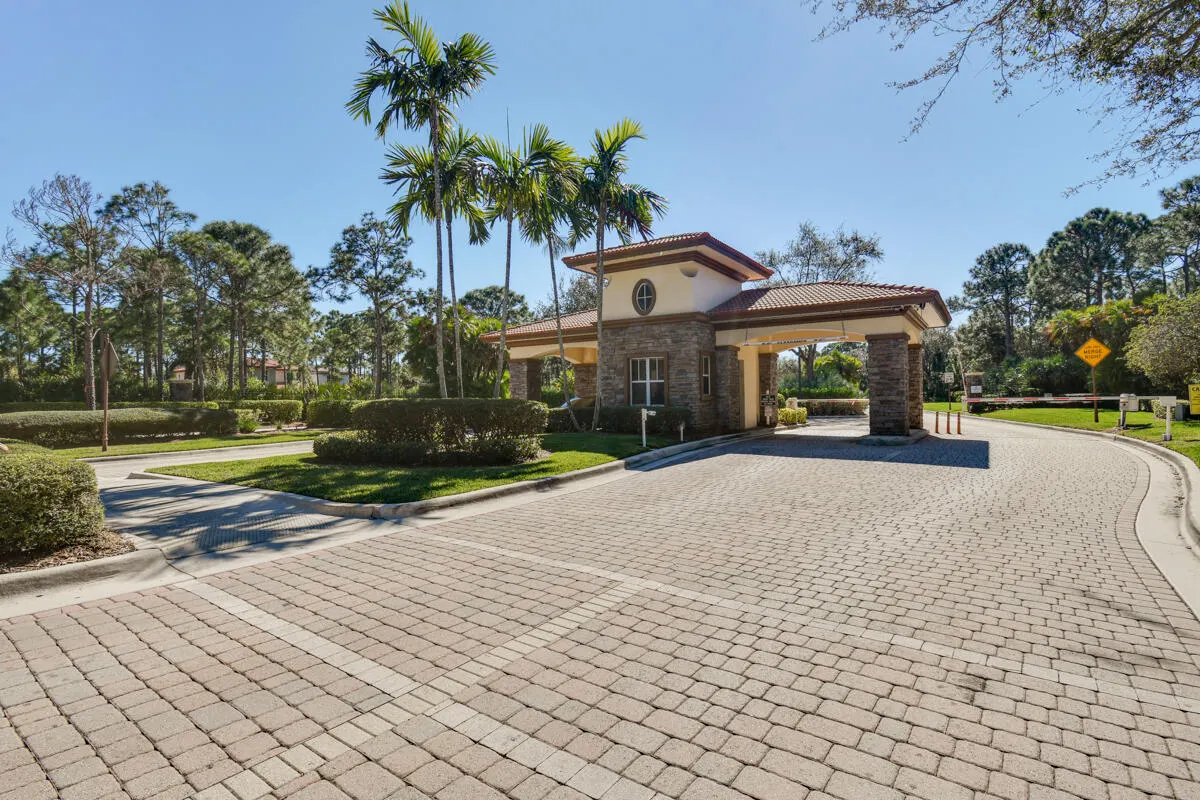 35 Stoney Drive