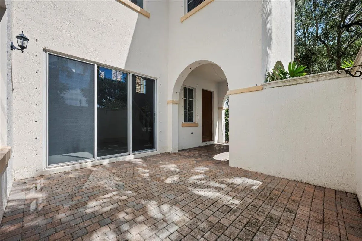 35 Stoney Drive