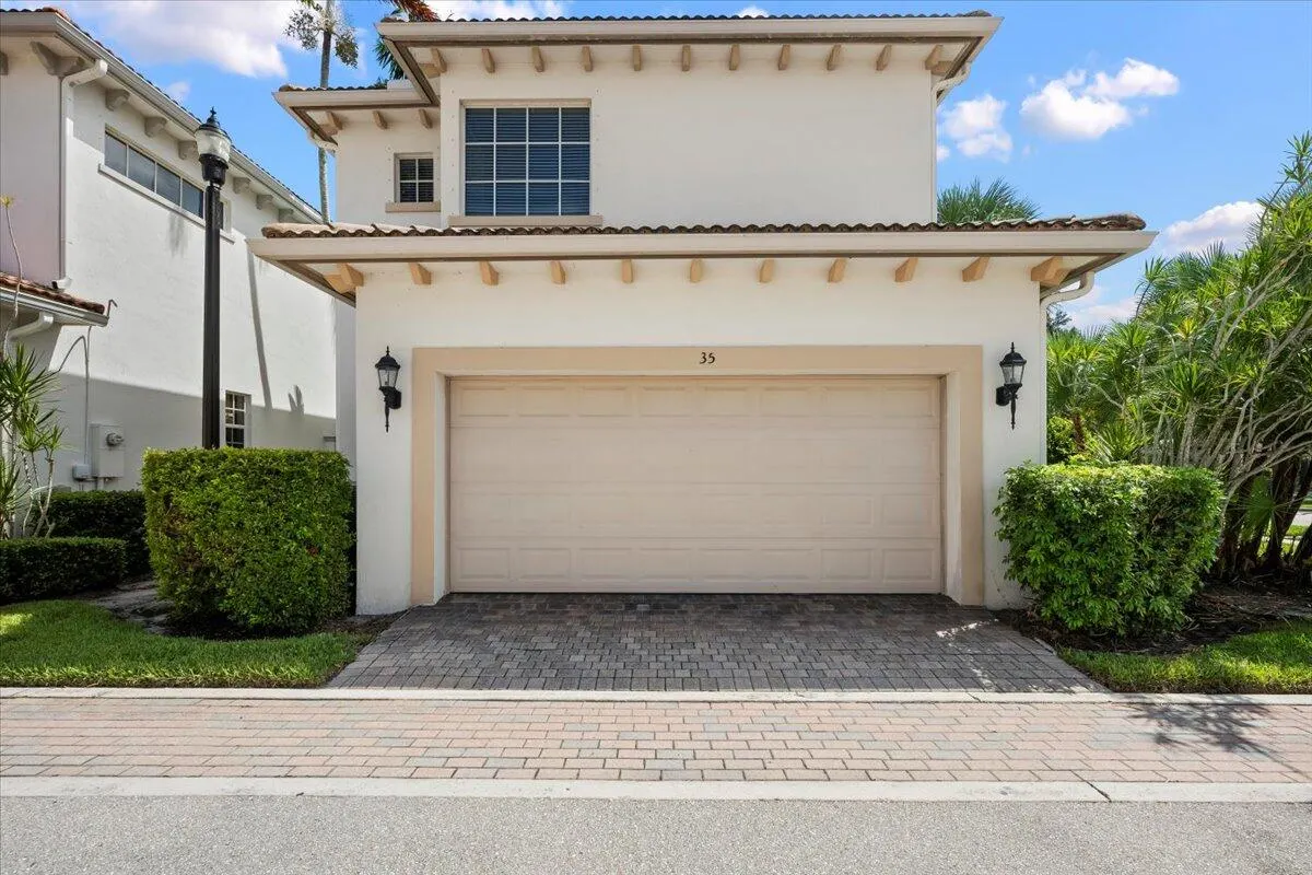 35 Stoney Drive
