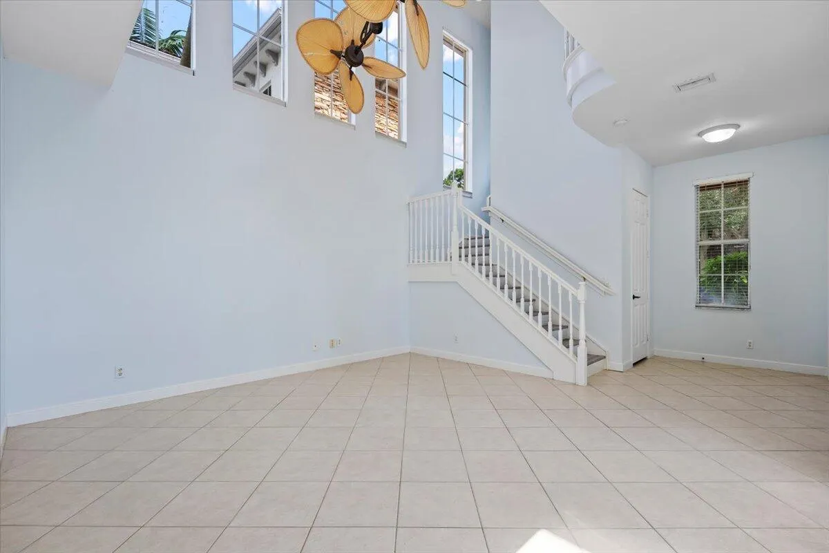 35 Stoney Drive