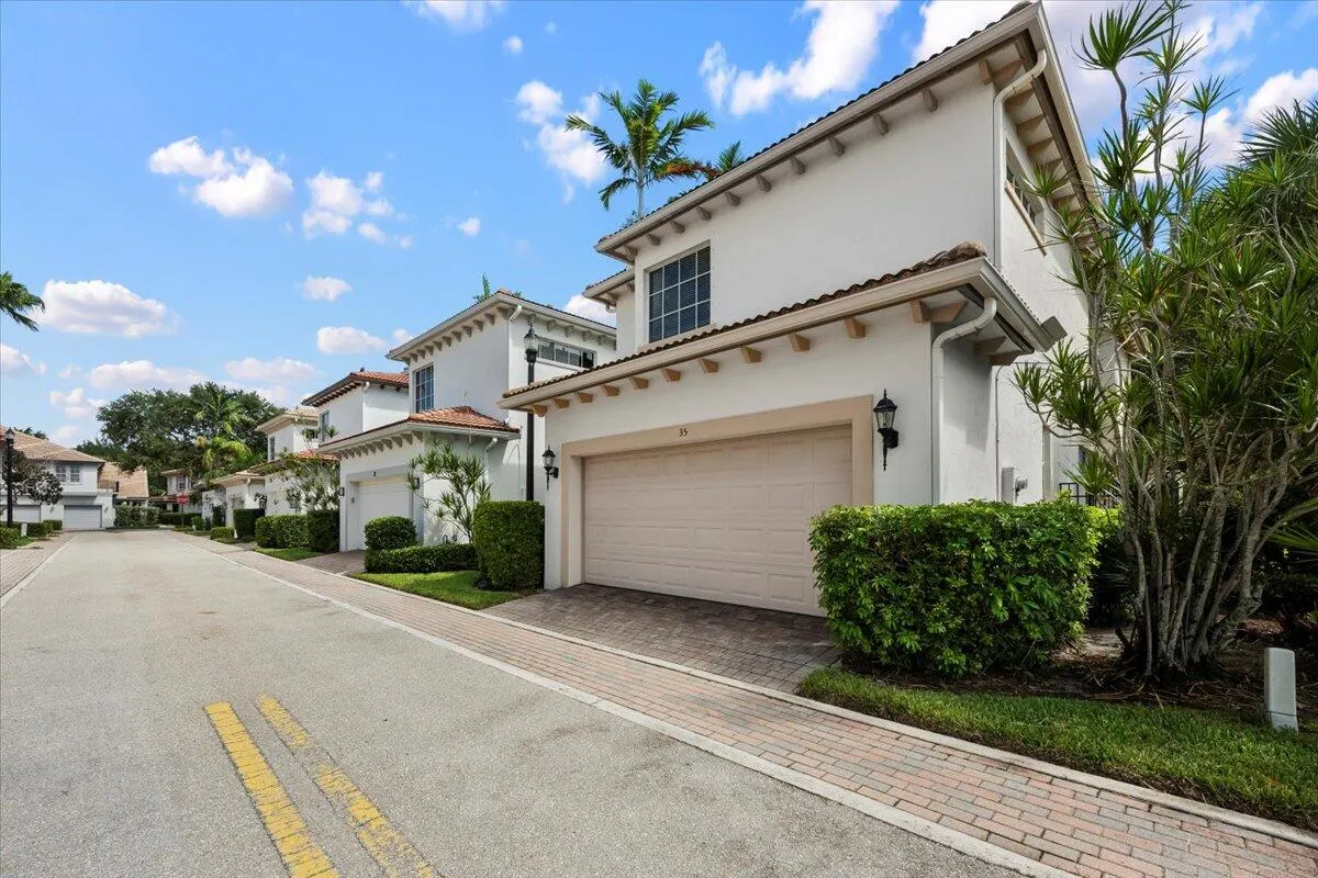35 Stoney Drive