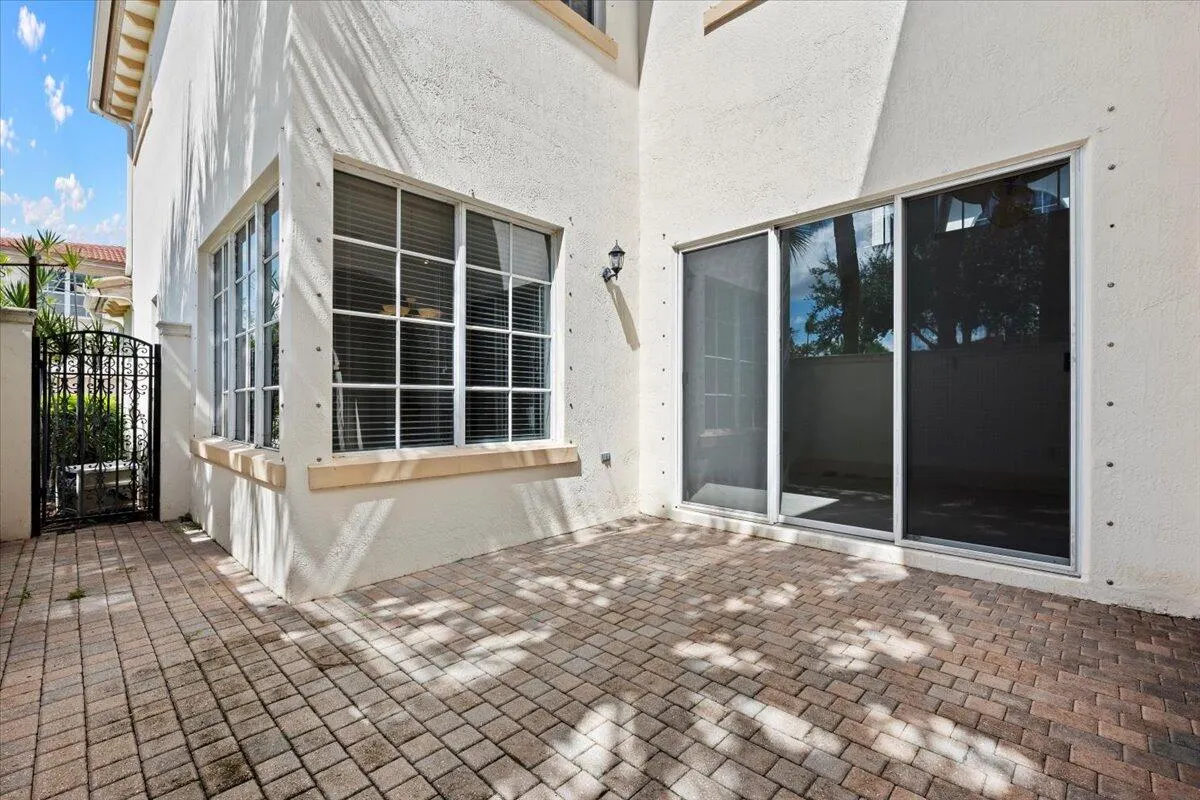 35 Stoney Drive