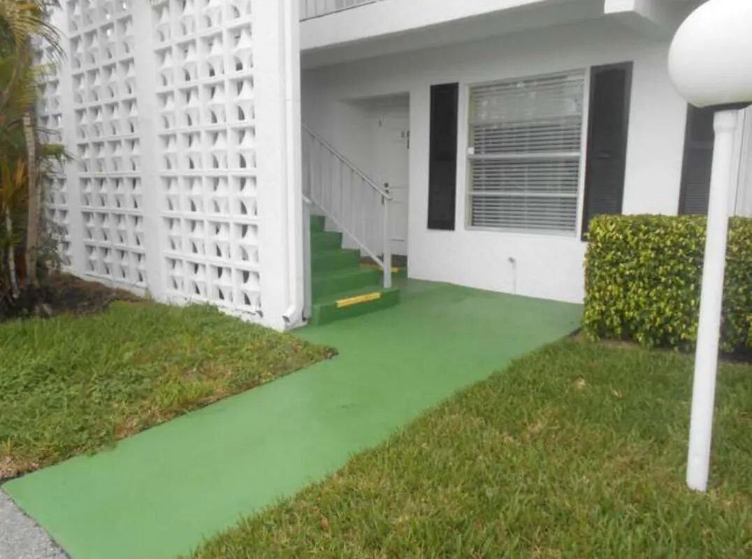 2721 SW 13th Street, #101