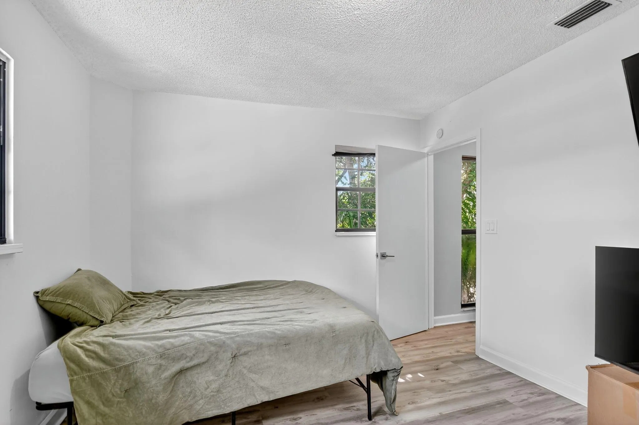 1517 SE 4th Court
