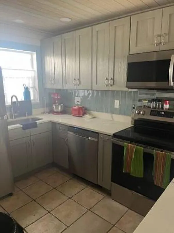 1116 Lake Terrace, #105