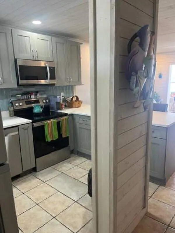1116 Lake Terrace, #105