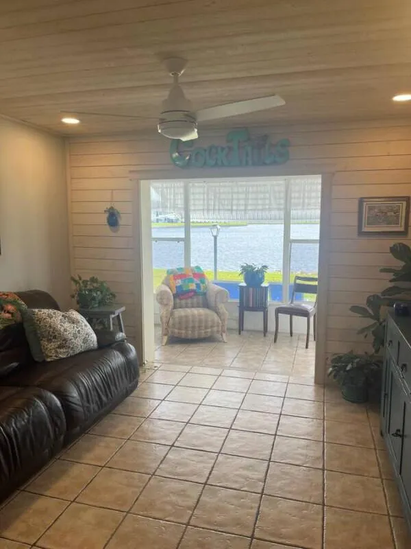 1116 Lake Terrace, #105