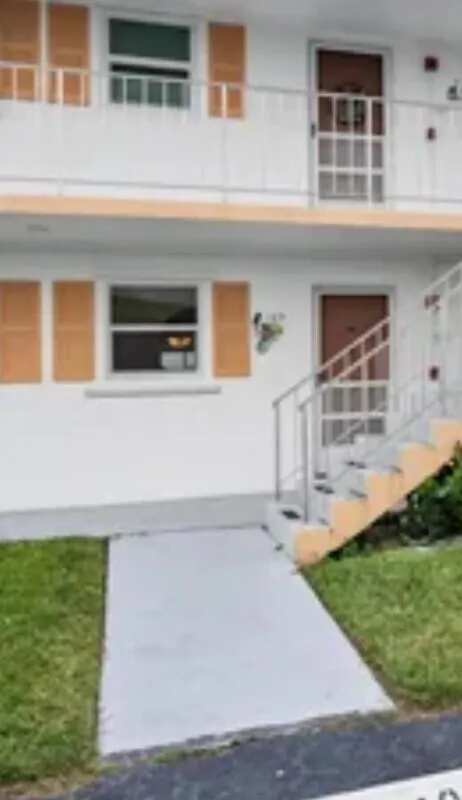 1116 Lake Terrace, #105