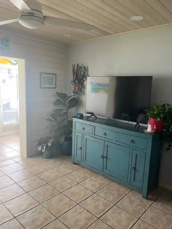 1116 Lake Terrace, #105