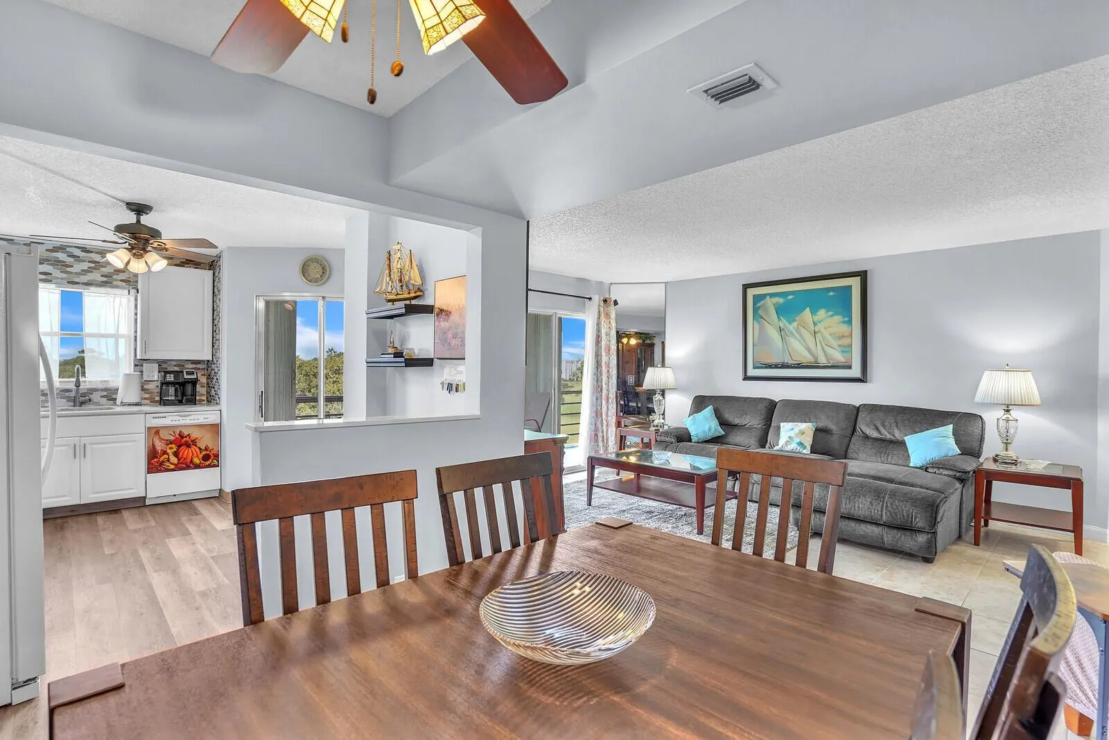 3959 Via Poinciana, #503