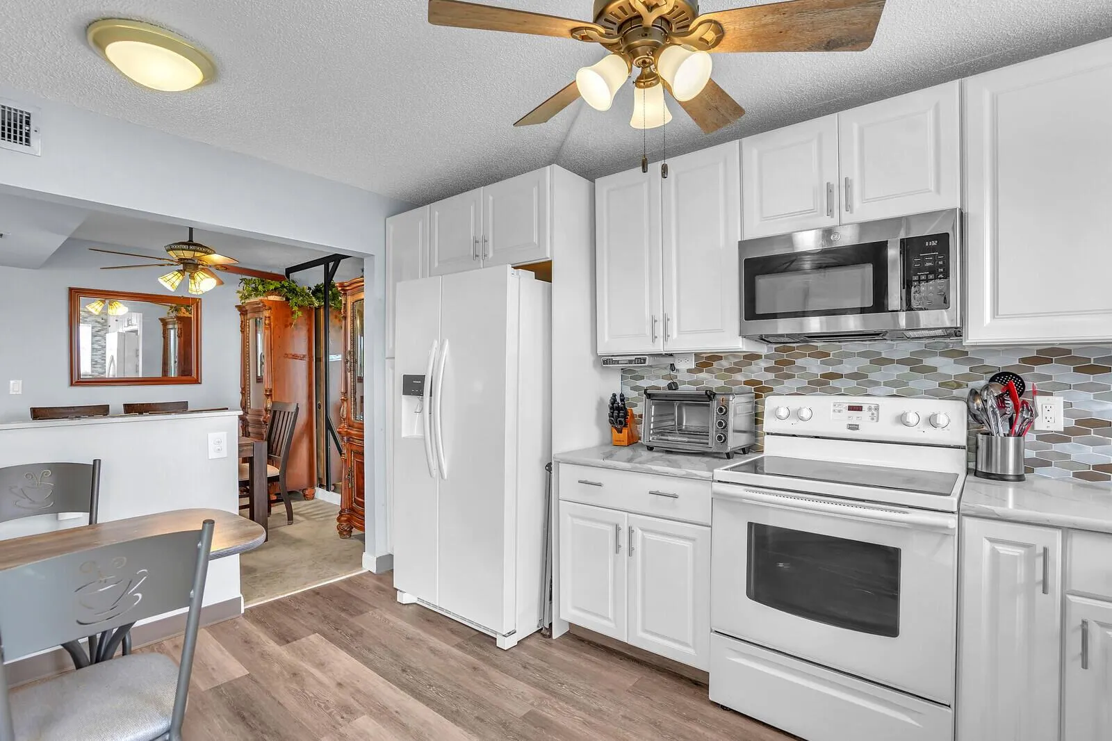 3959 Via Poinciana, #503