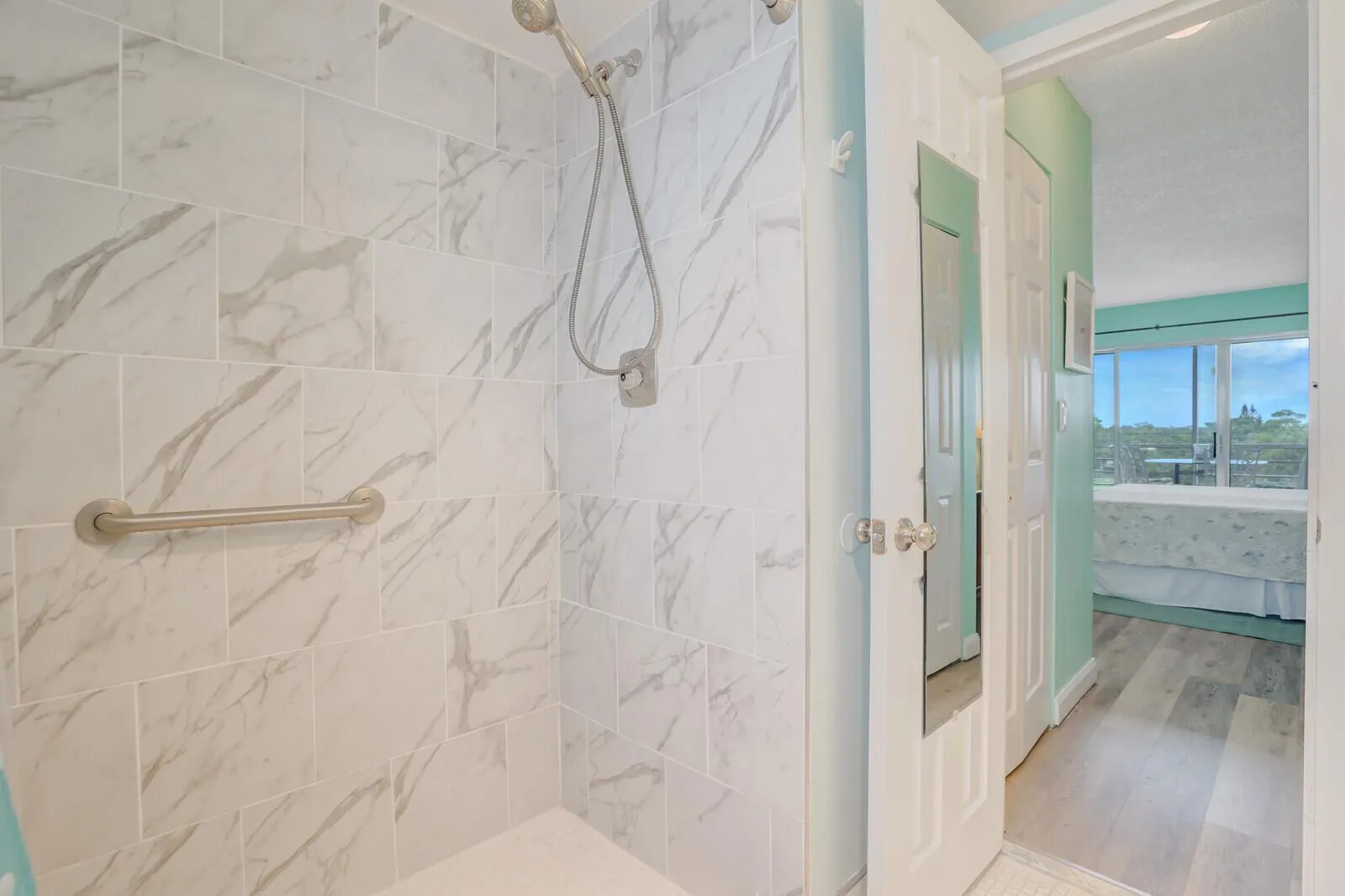 3959 Via Poinciana, #503