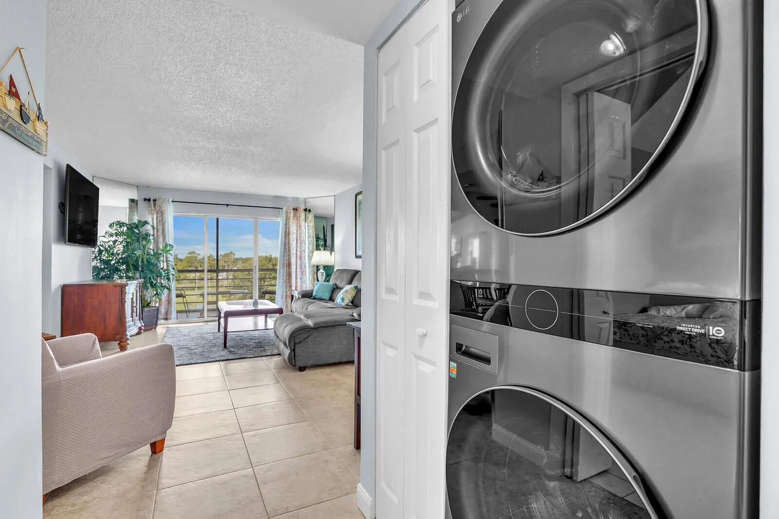 3959 Via Poinciana, #503