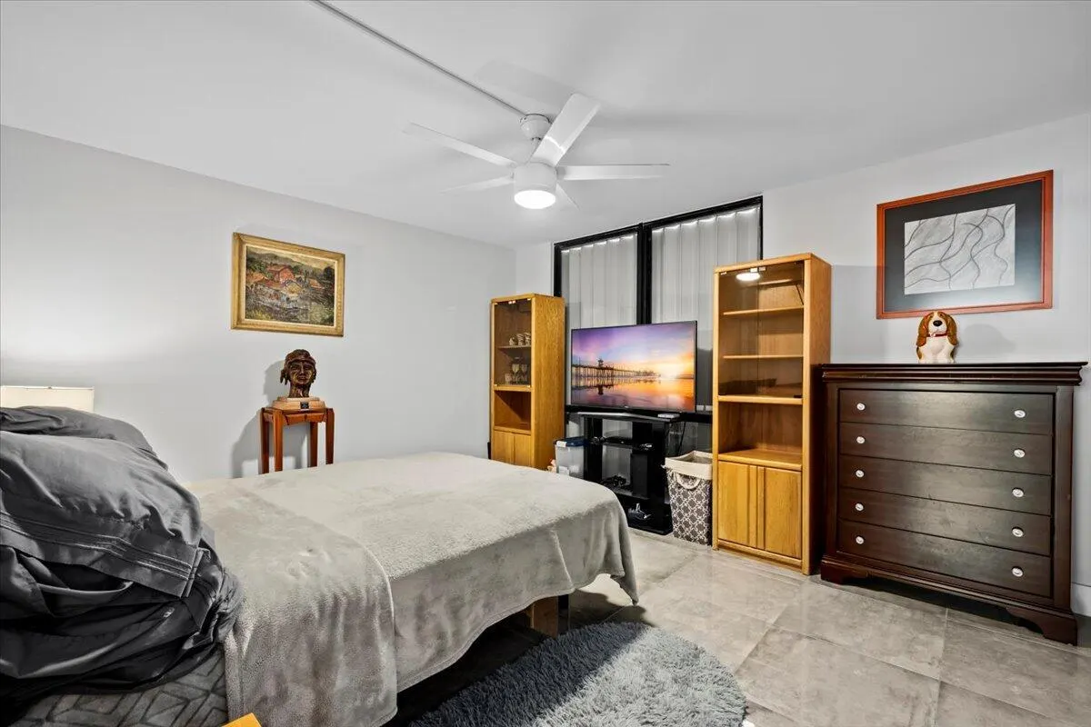 120 Lakeshore Drive, #436