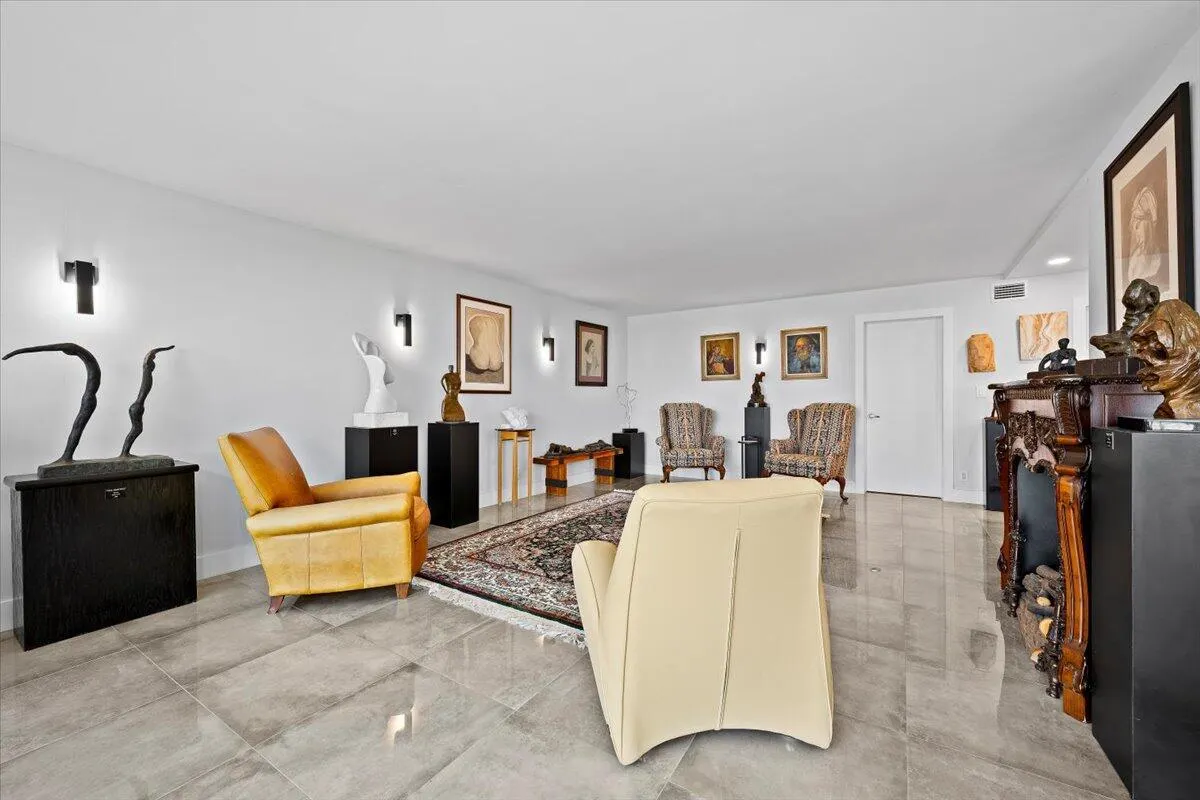 120 Lakeshore Drive, #436