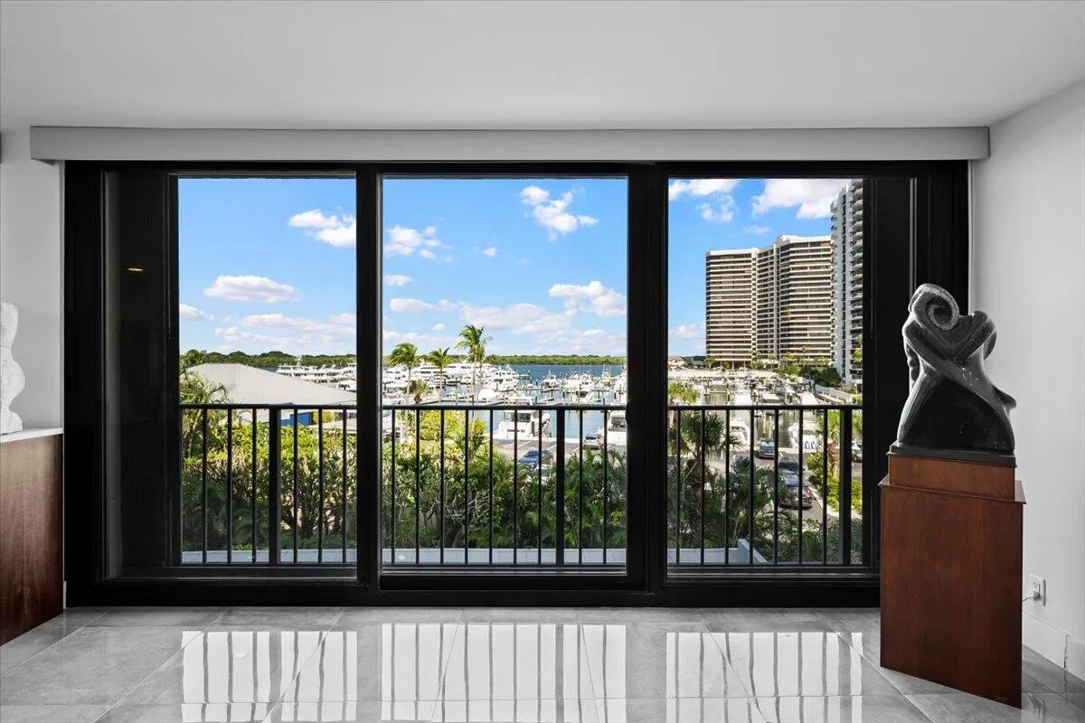 120 Lakeshore Drive, #436