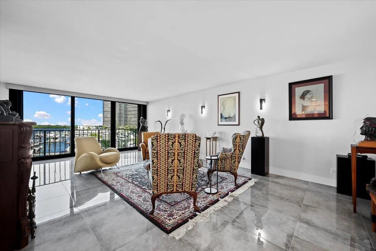 120 Lakeshore Drive, #436