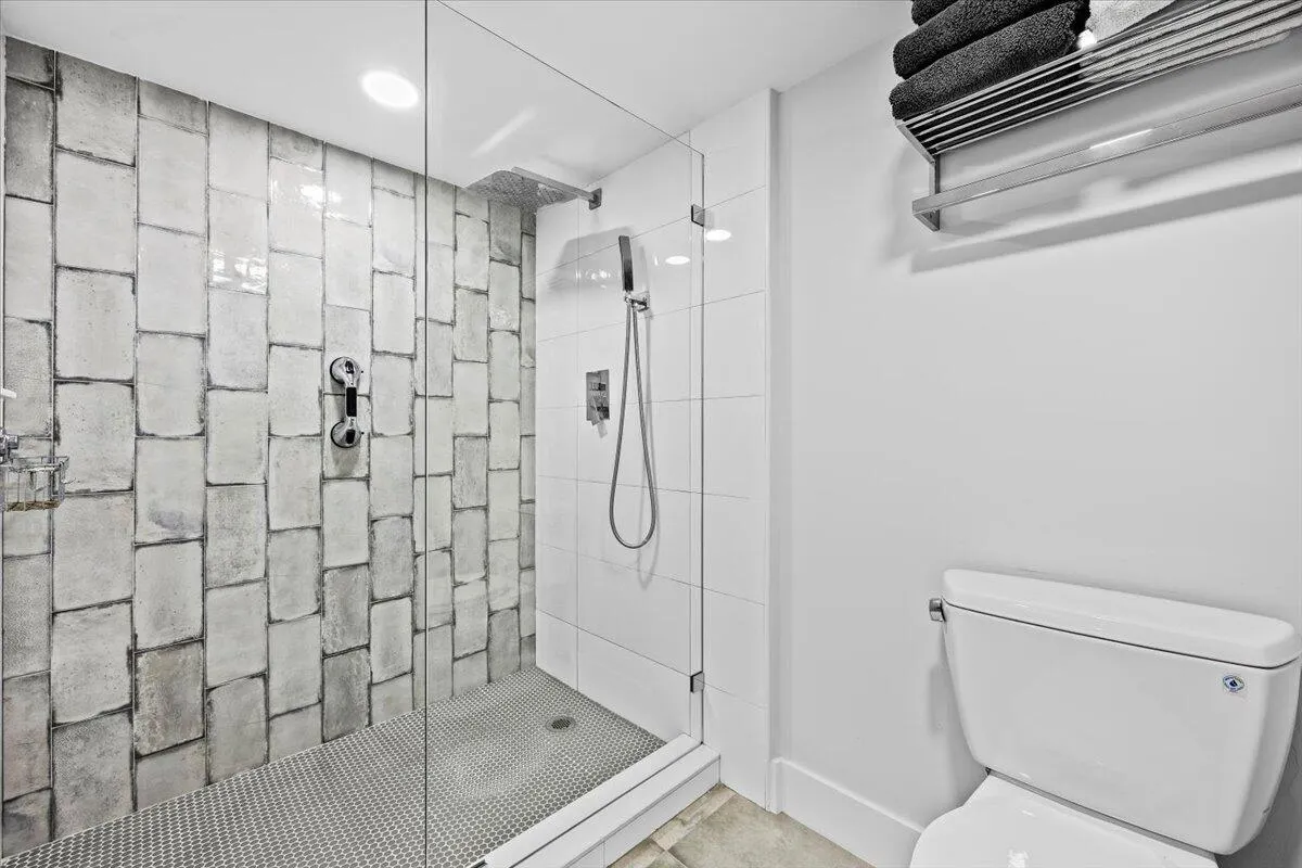 120 Lakeshore Drive, #436