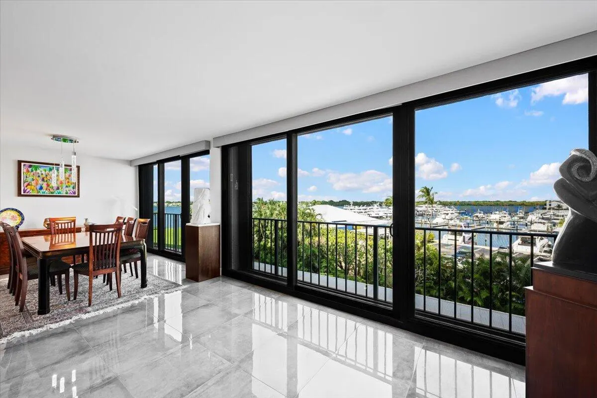 120 Lakeshore Drive, #436