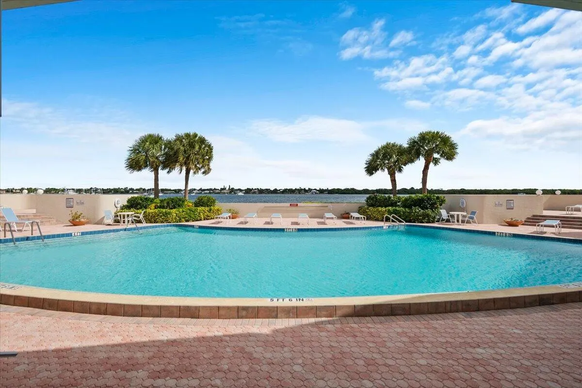 120 Lakeshore Drive, #436