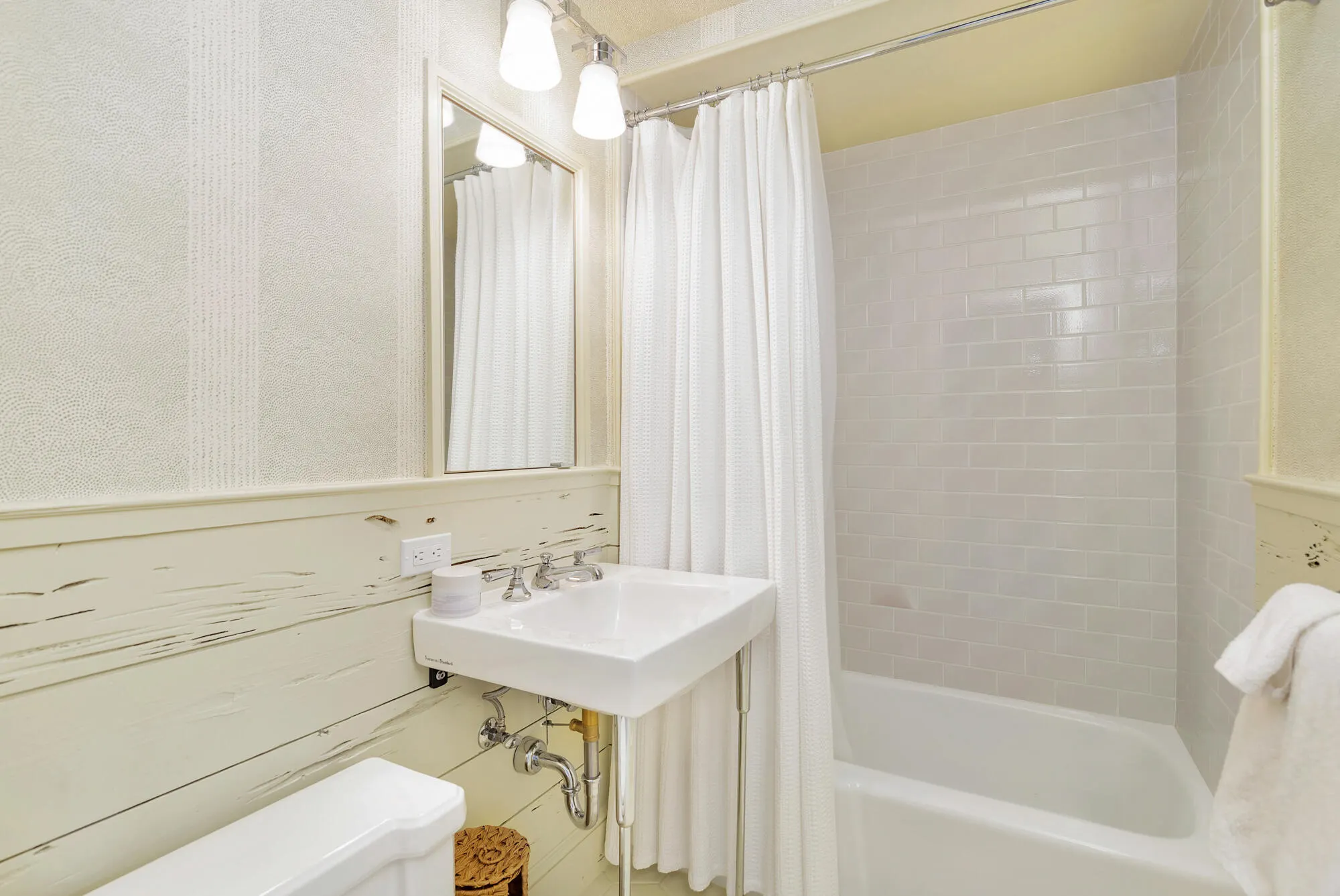 417 Peruvian Avenue, #1