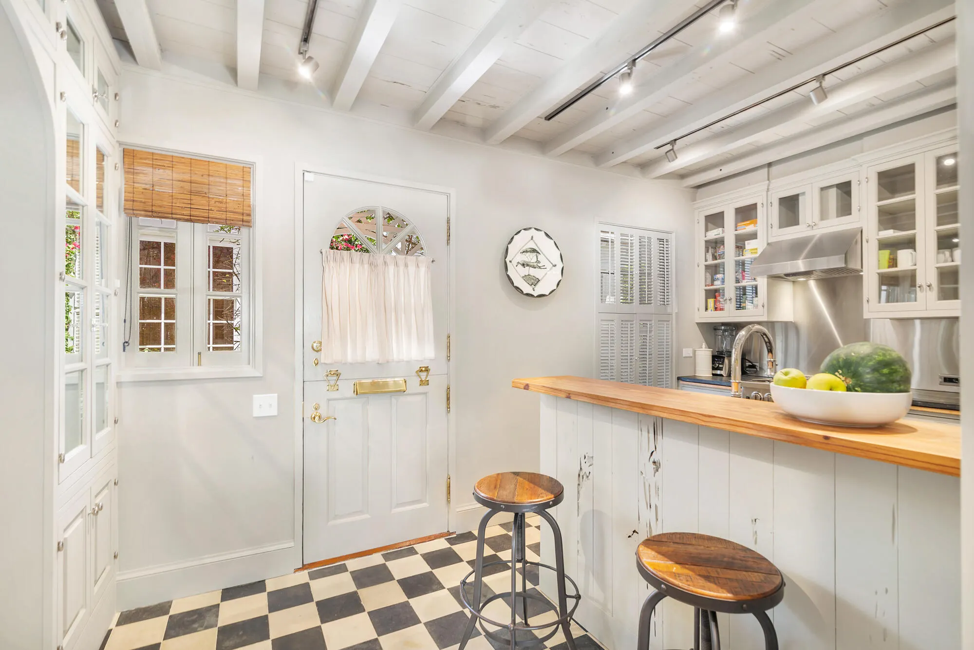 417 Peruvian Avenue, #1