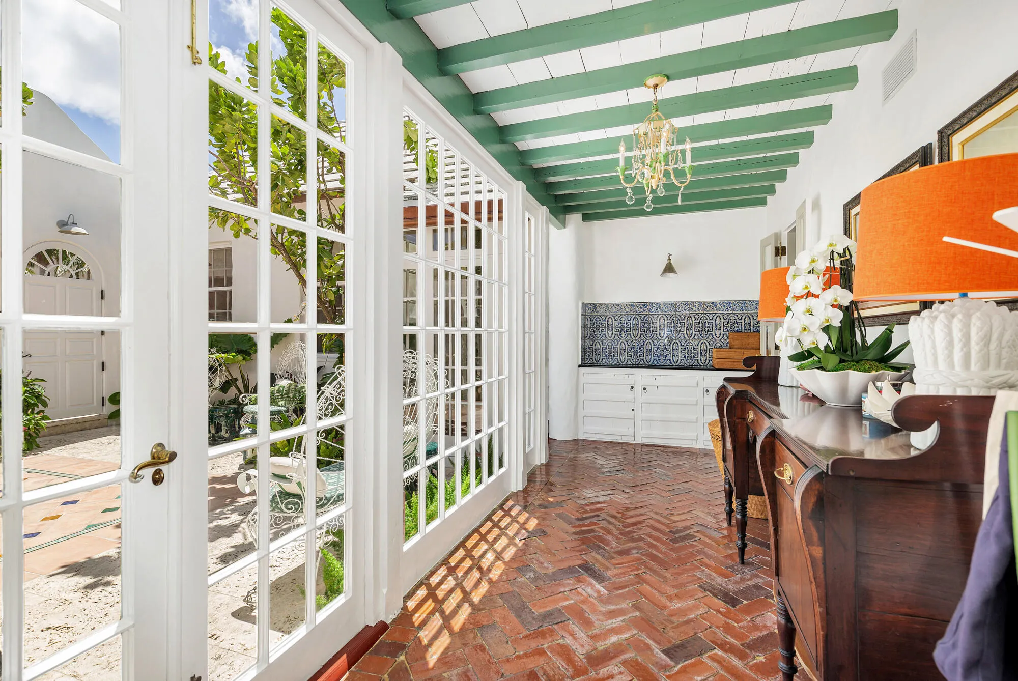 417 Peruvian Avenue, #1