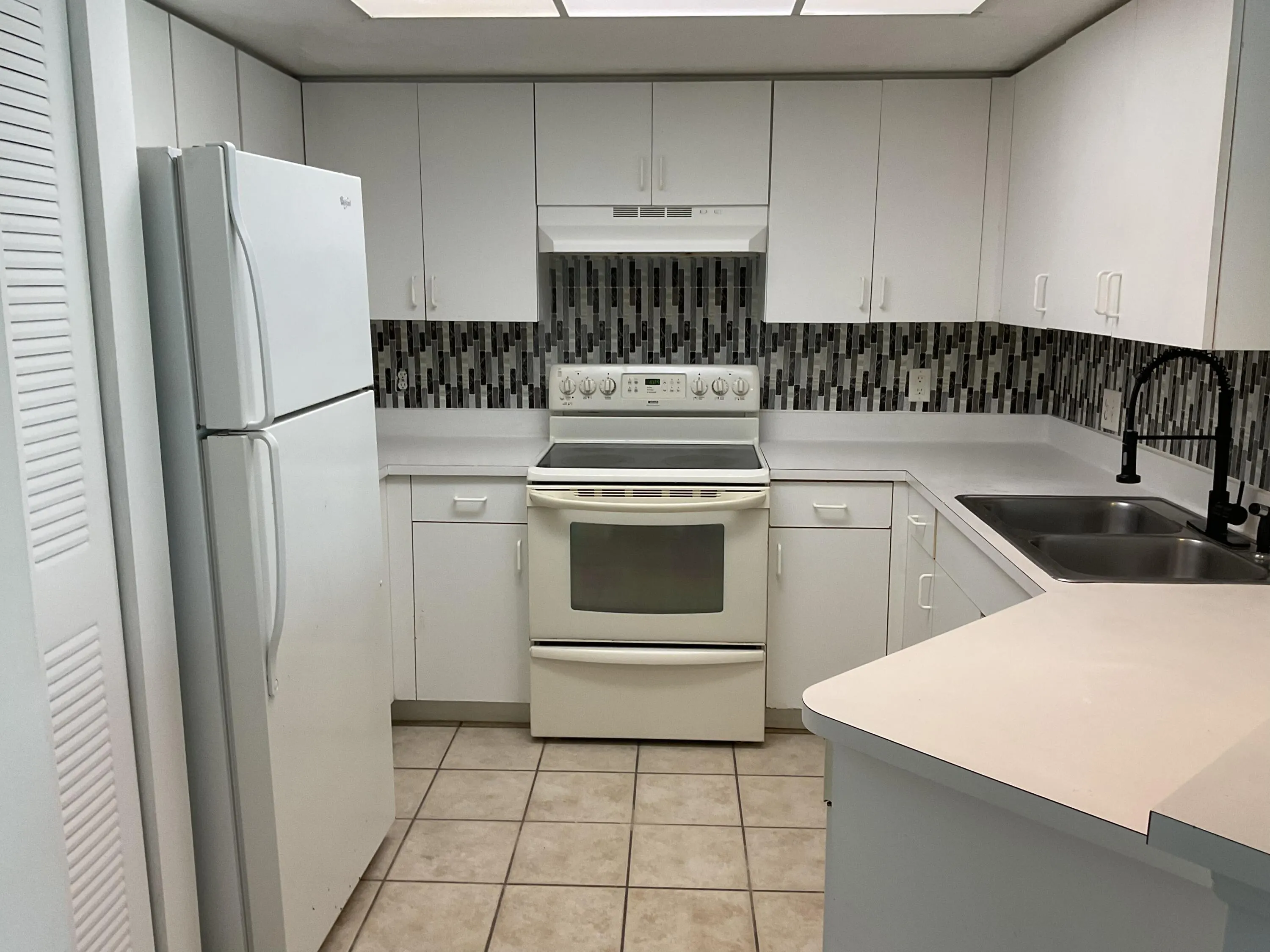 4175 N Haverhill Road, #905
