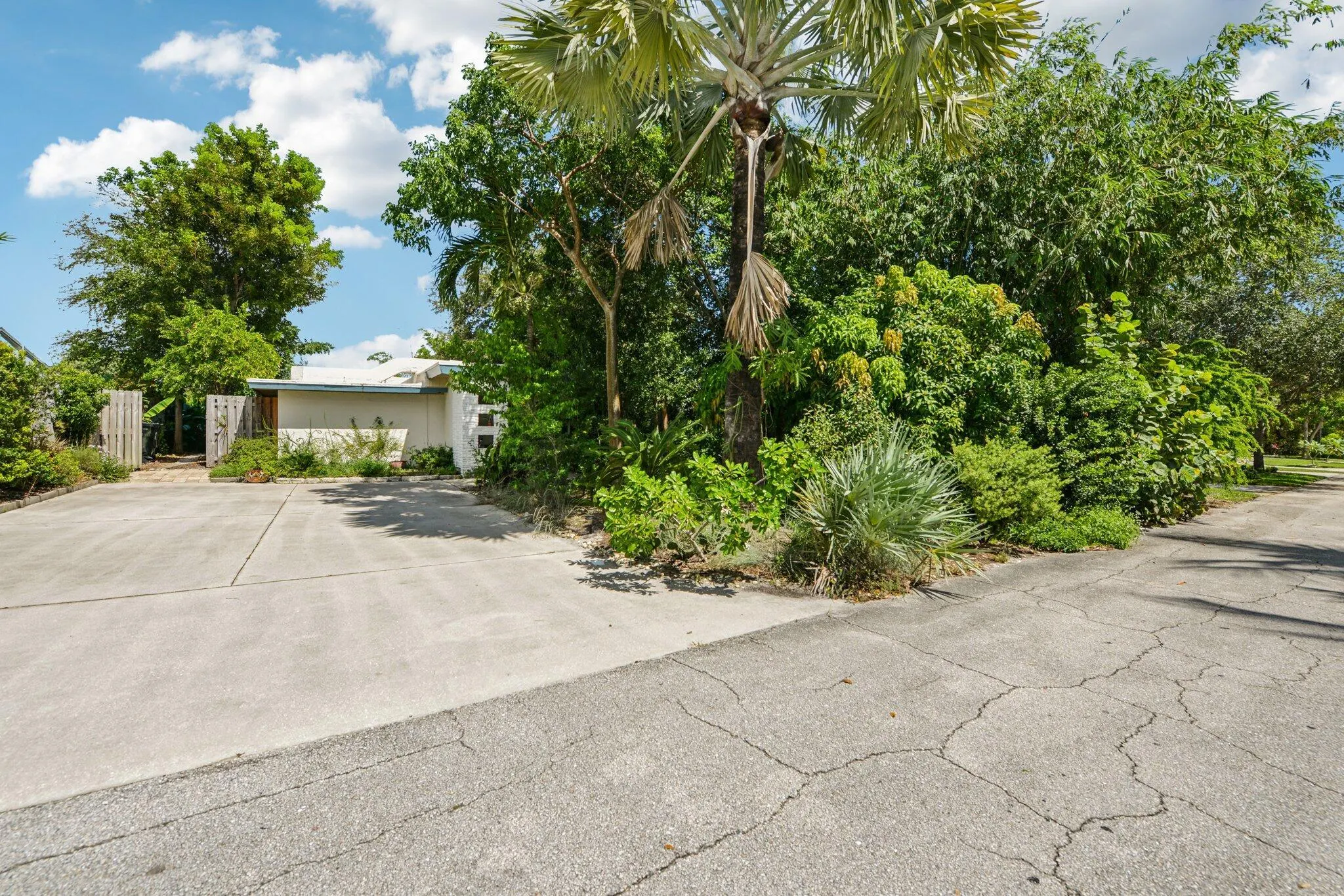 221 NE 17th Street