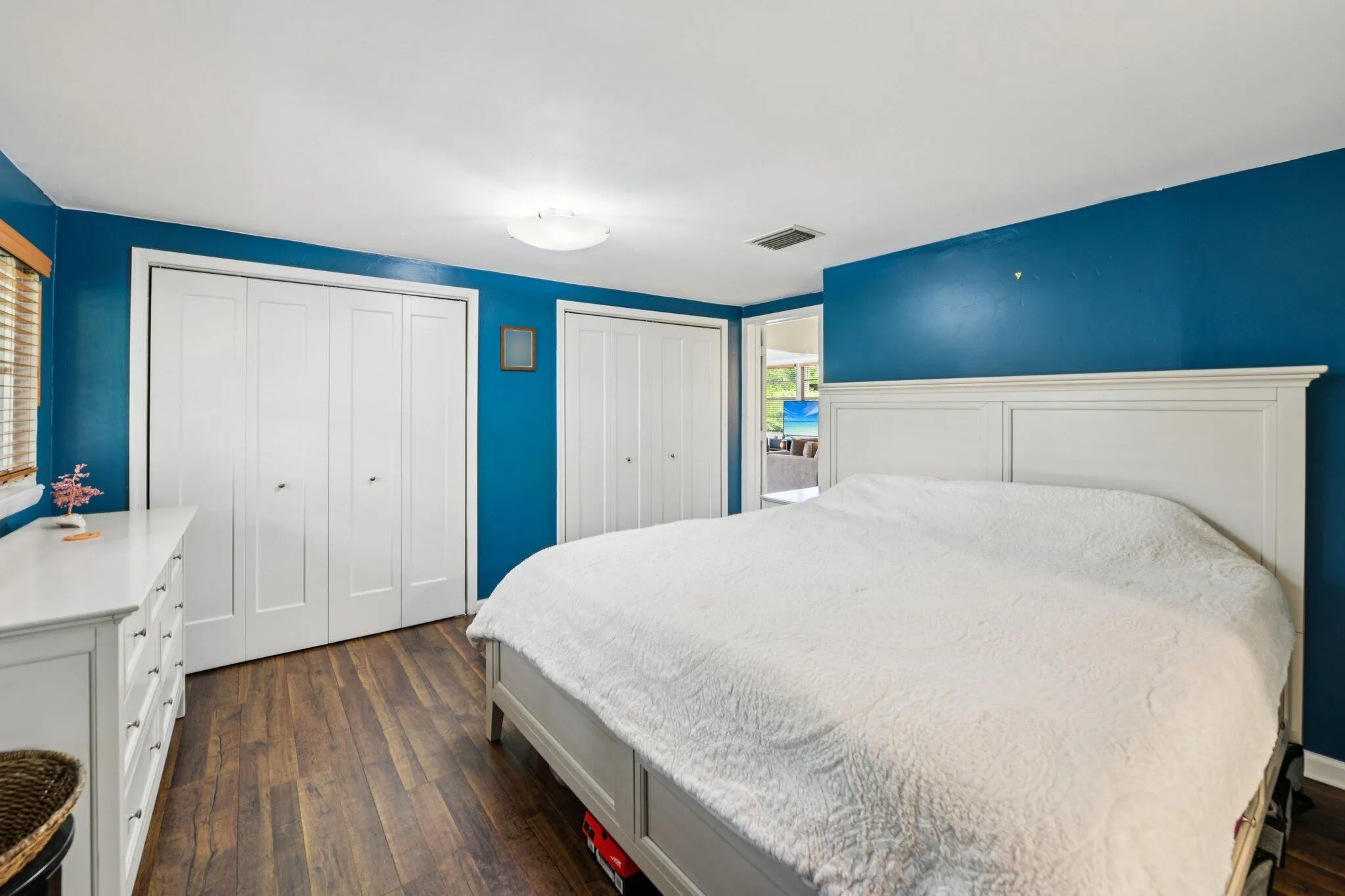 221 NE 17th Street