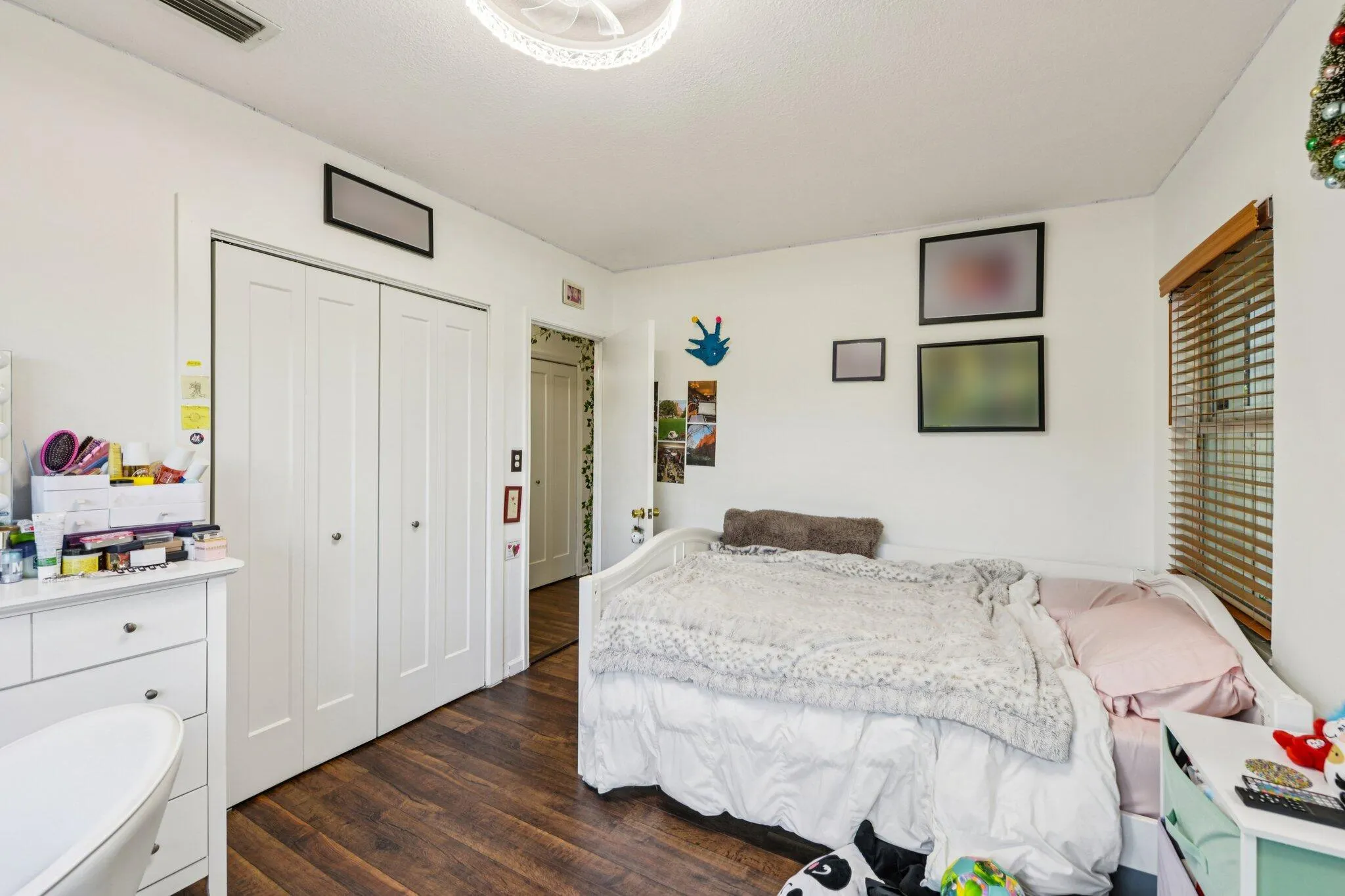221 NE 17th Street