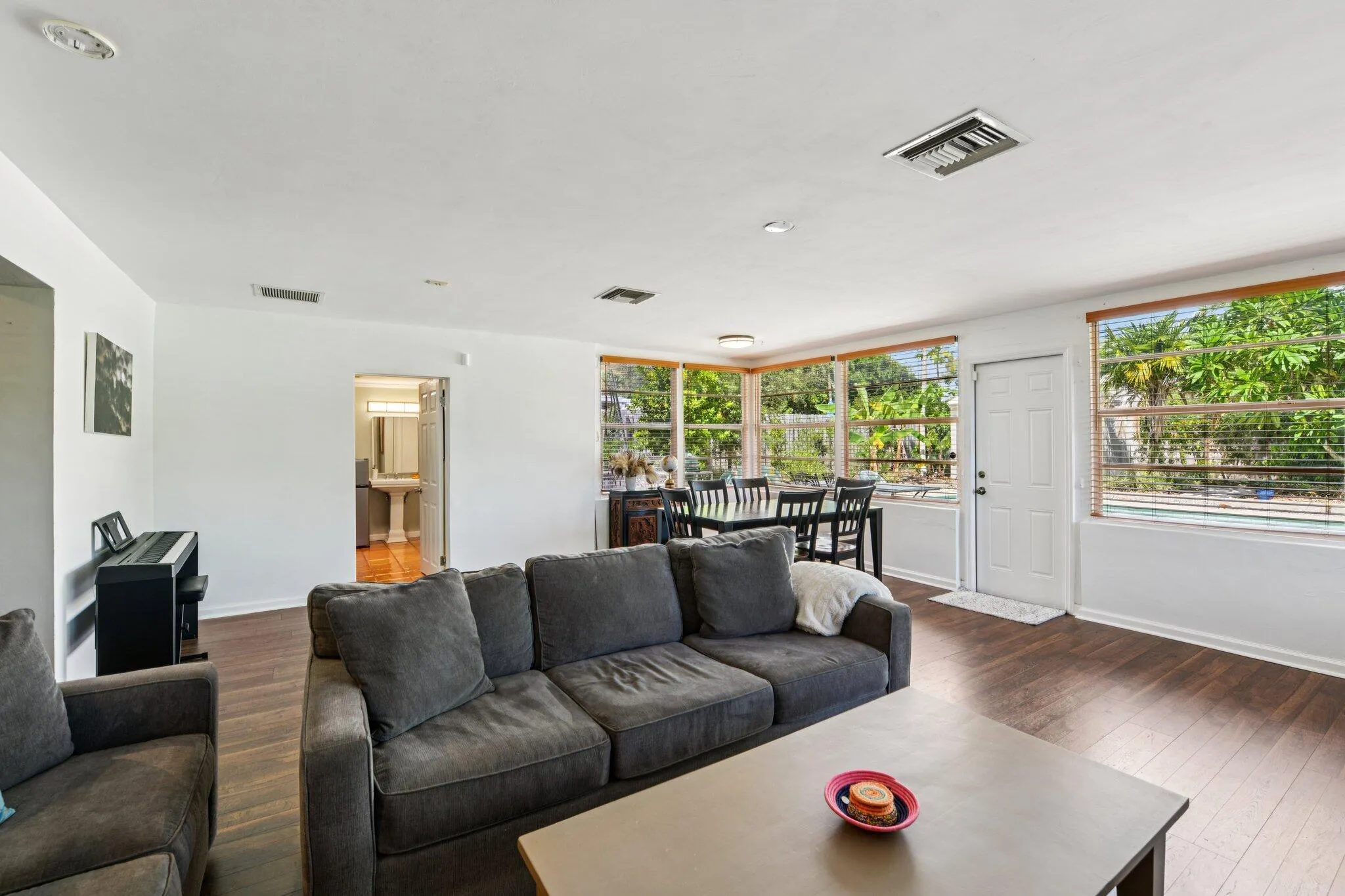 221 NE 17th Street
