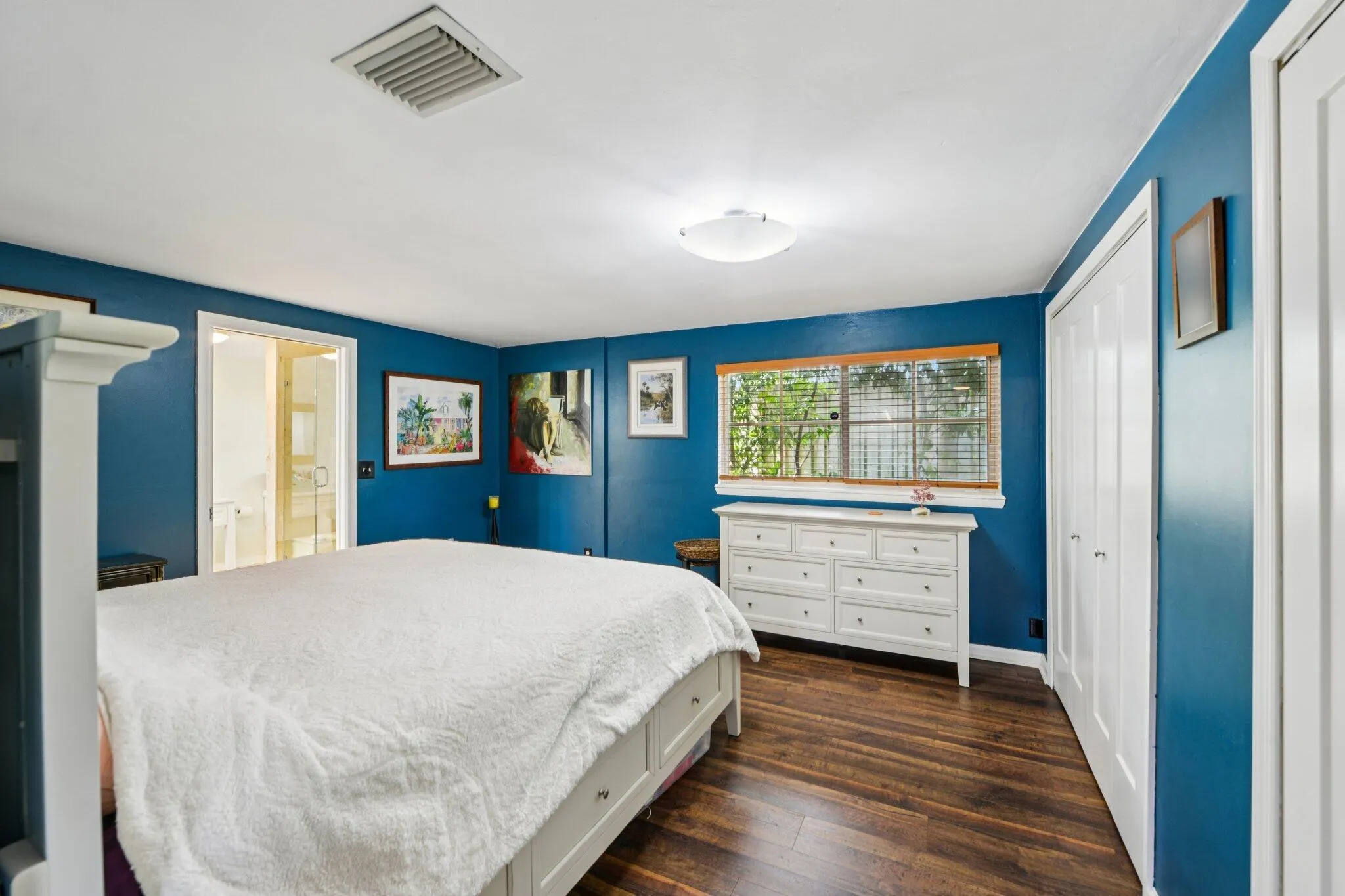221 NE 17th Street
