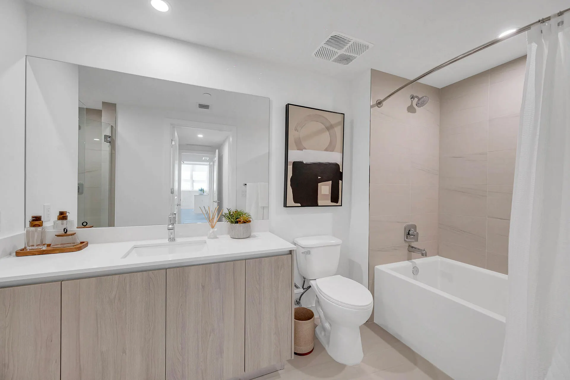 401 SW 1st Avenue, #204