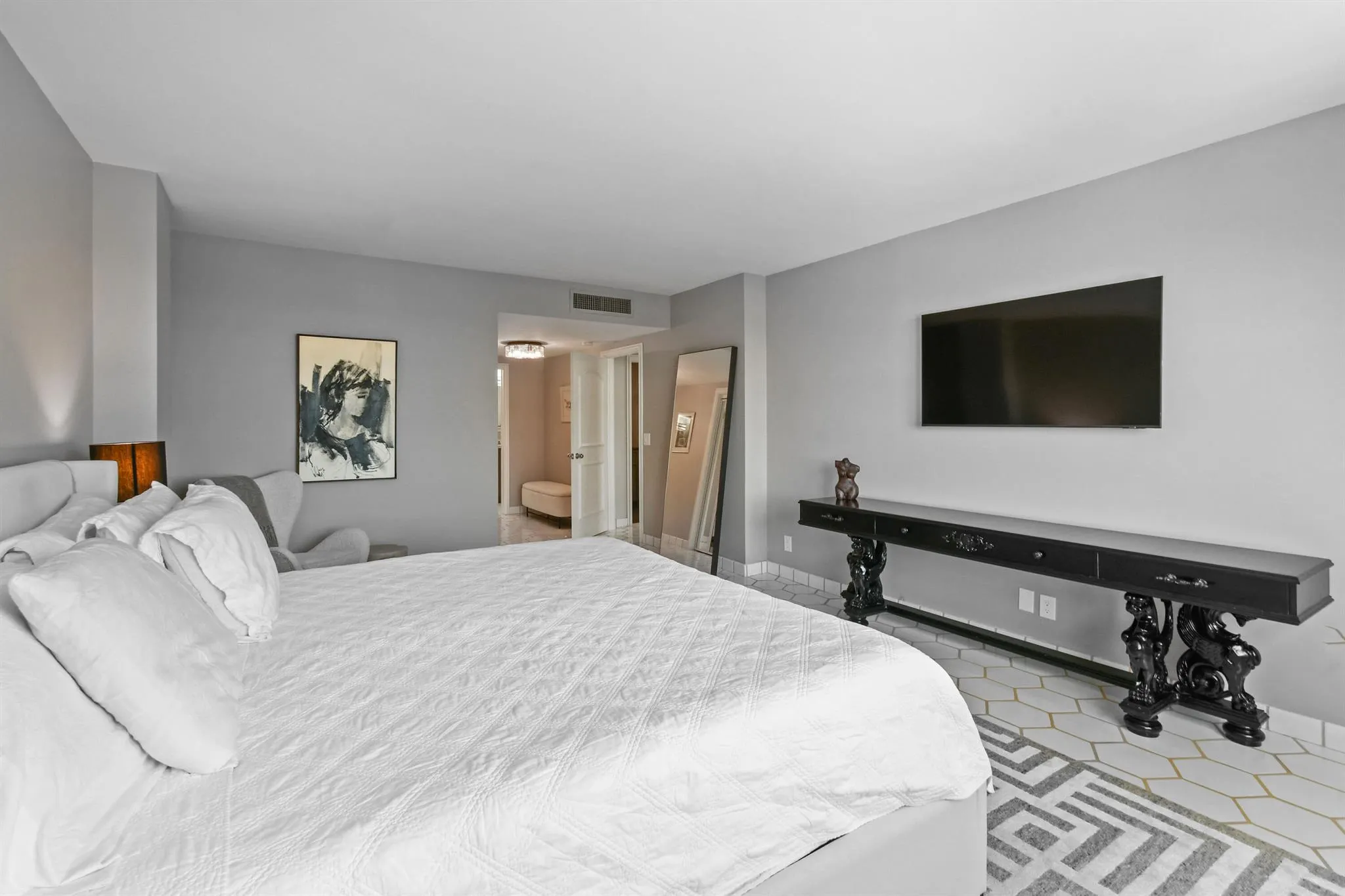 2295 S Ocean Boulevard, #617