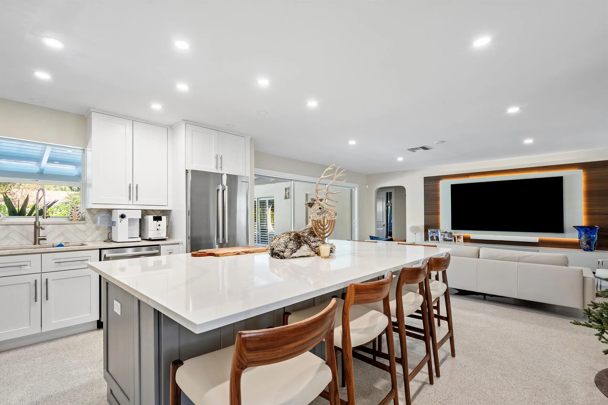 911 SW 27th Terrace