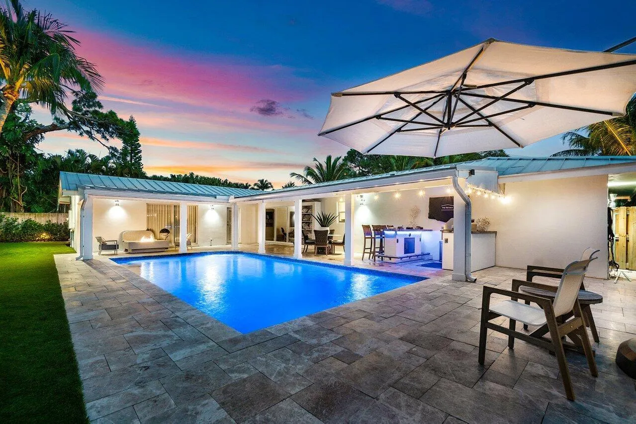 911 SW 27th Terrace